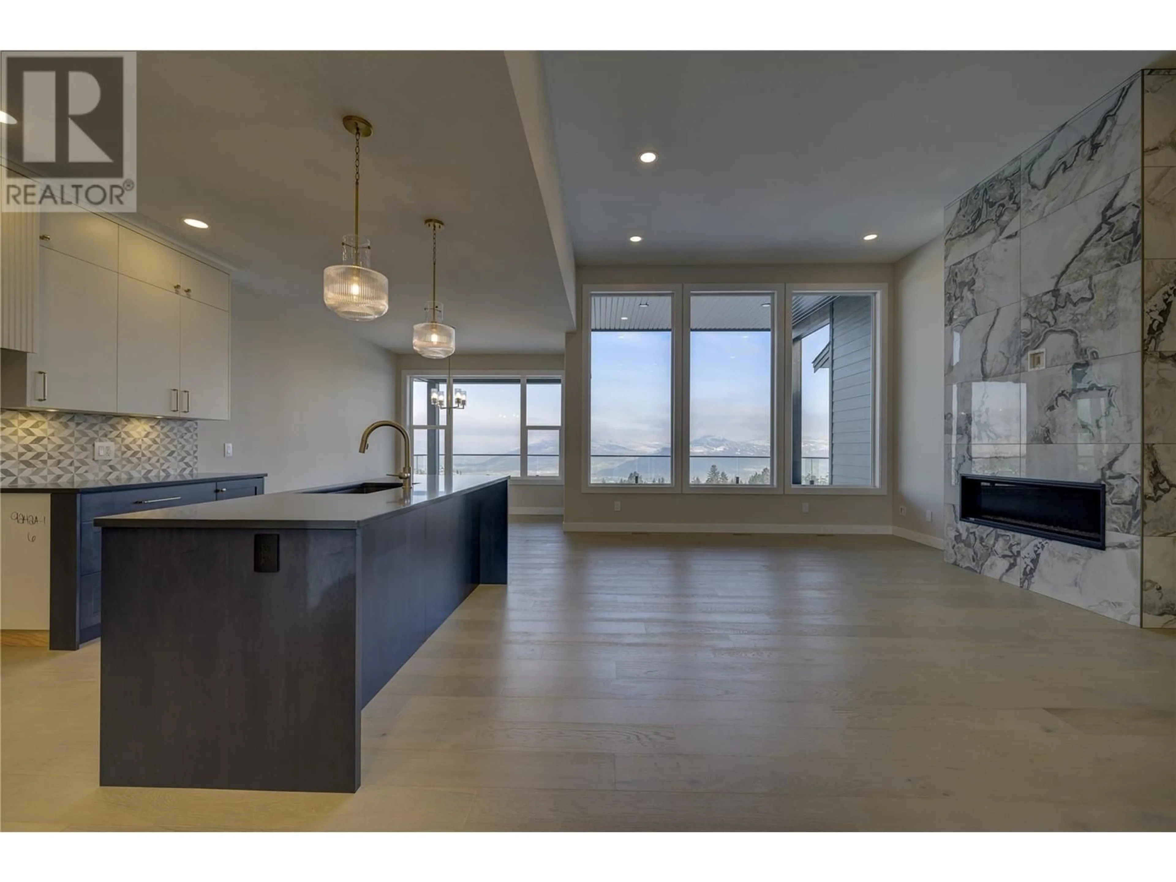 Open concept kitchen, ceramic/tile floor for 2138 LINFIELD Drive, Kamloops British Columbia V1S0G3