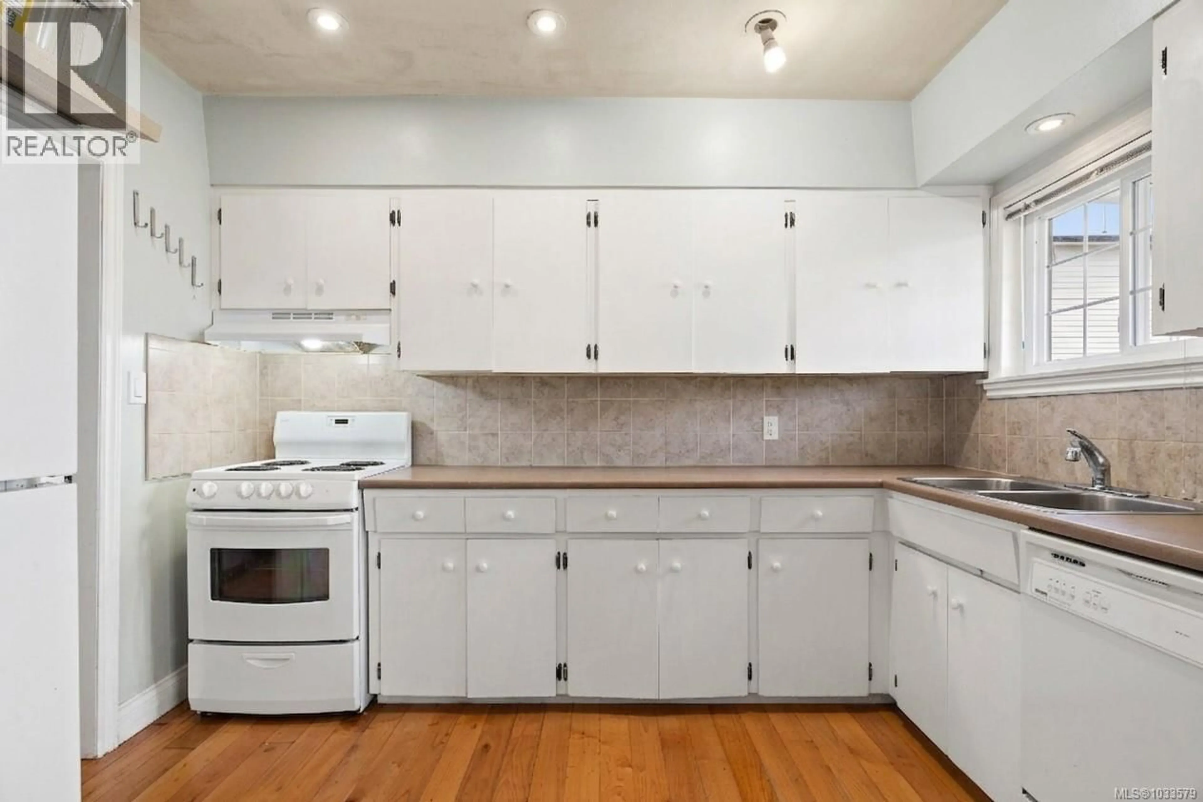 Standard kitchen, unknown for 349 HILCHEY ROAD, Campbell River British Columbia V9W1P6