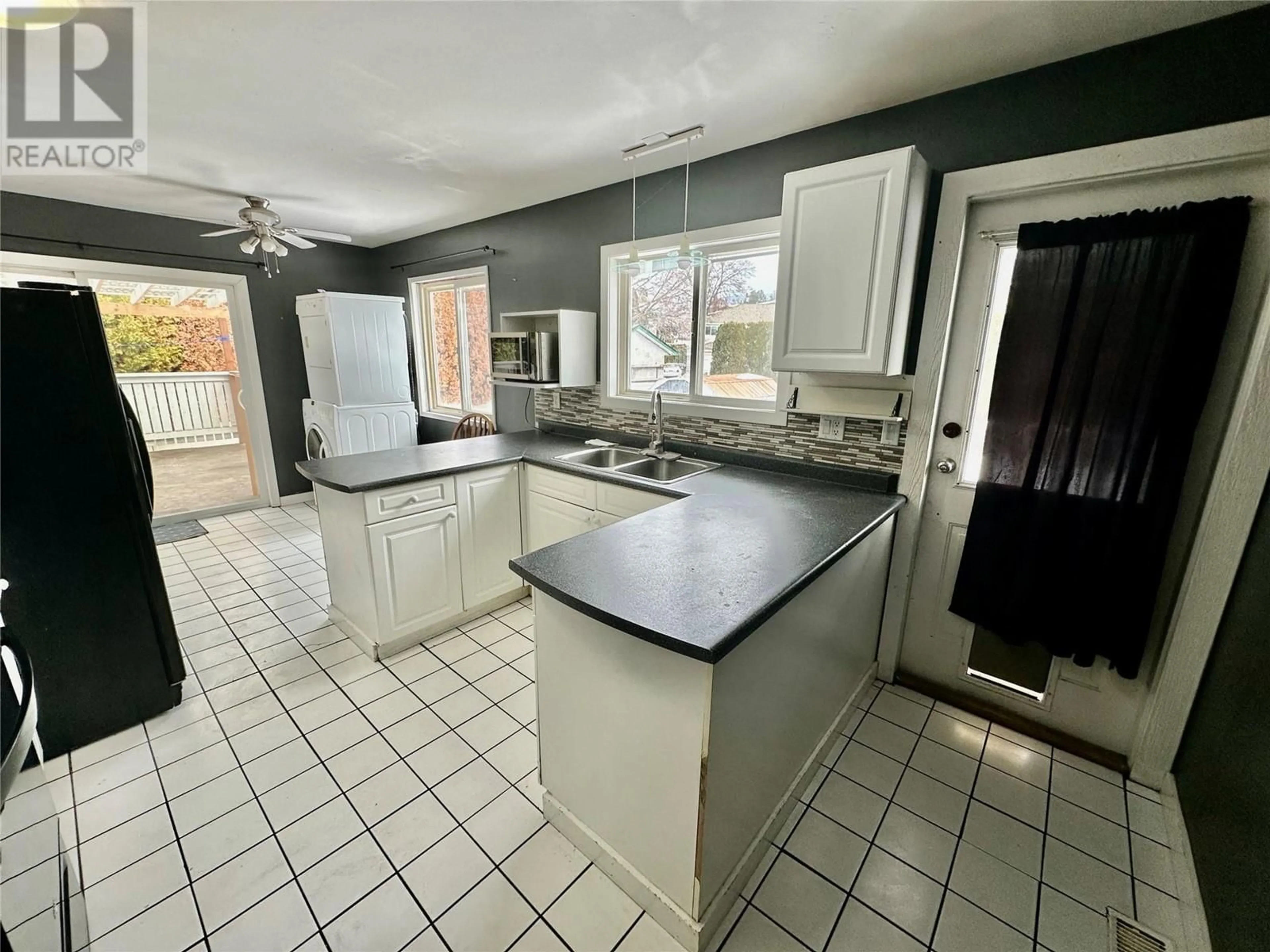 Unknown for 475 HOLLYWOOD ROAD SOUTH, Kelowna British Columbia V1X3T2