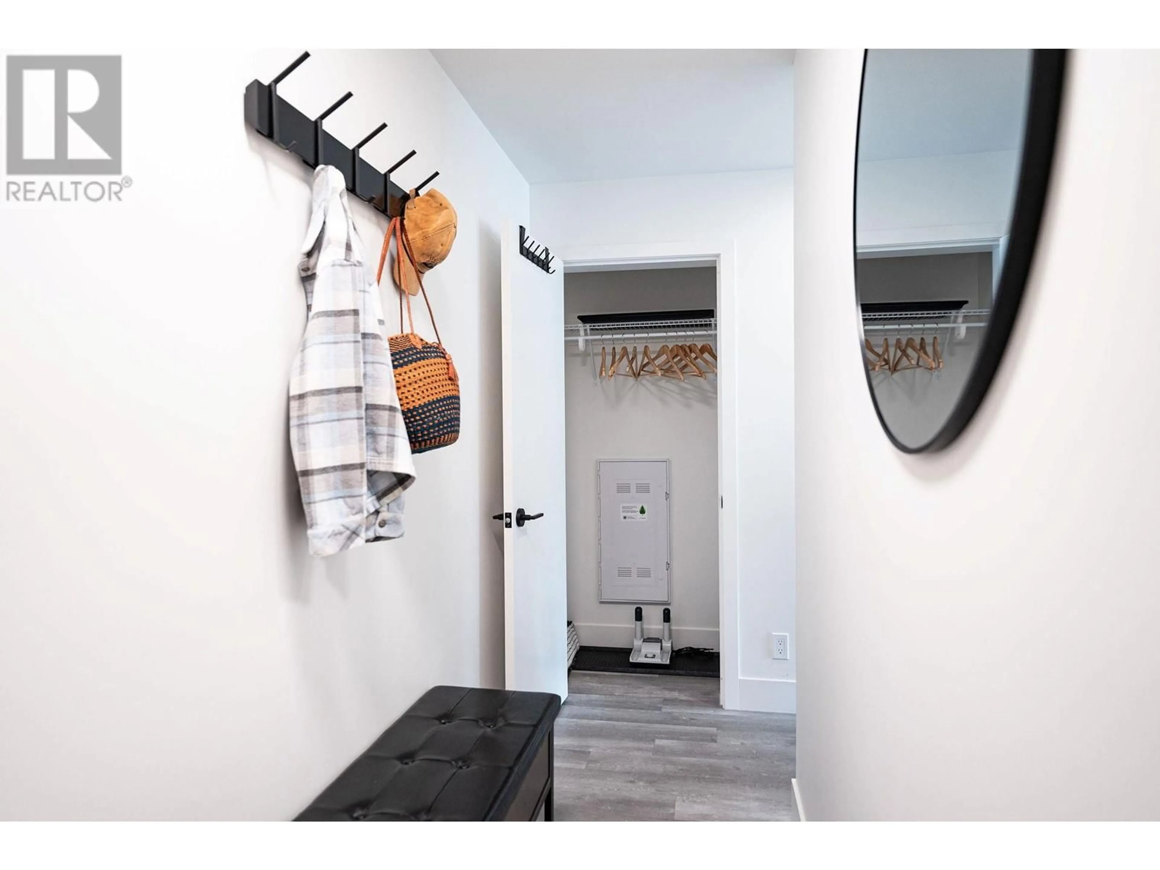 Indoor entryway for 3301 - 1701 COURSIER AVENUE, Revelstoke British Columbia V0E2S3