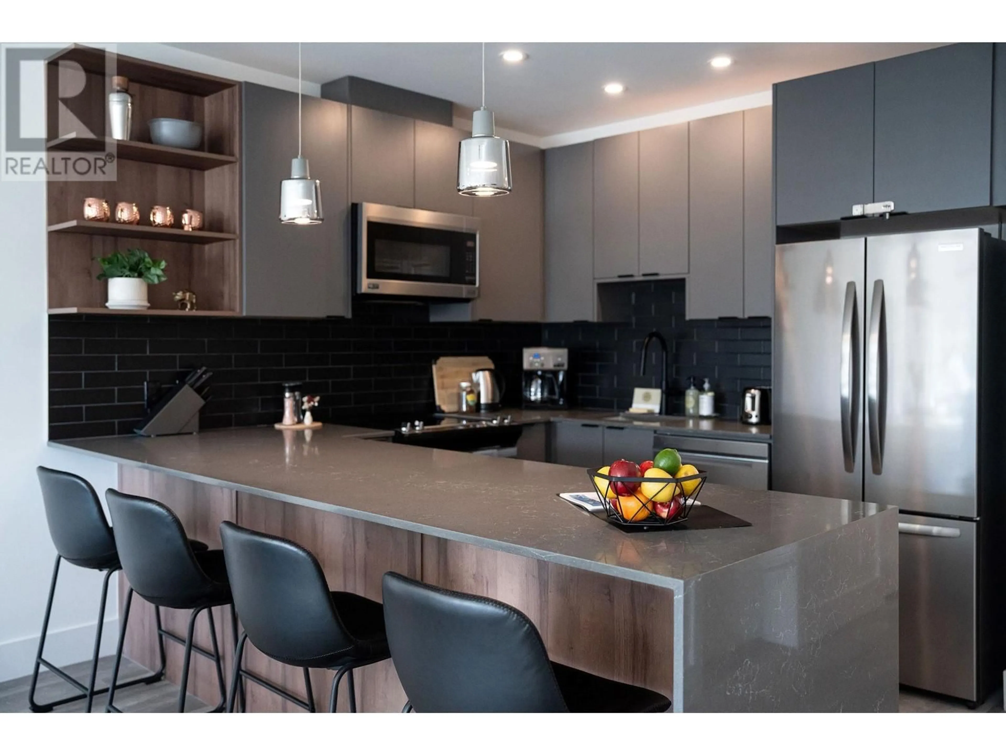 Contemporary kitchen, unknown for 3301 - 1701 COURSIER AVENUE, Revelstoke British Columbia V0E2S3