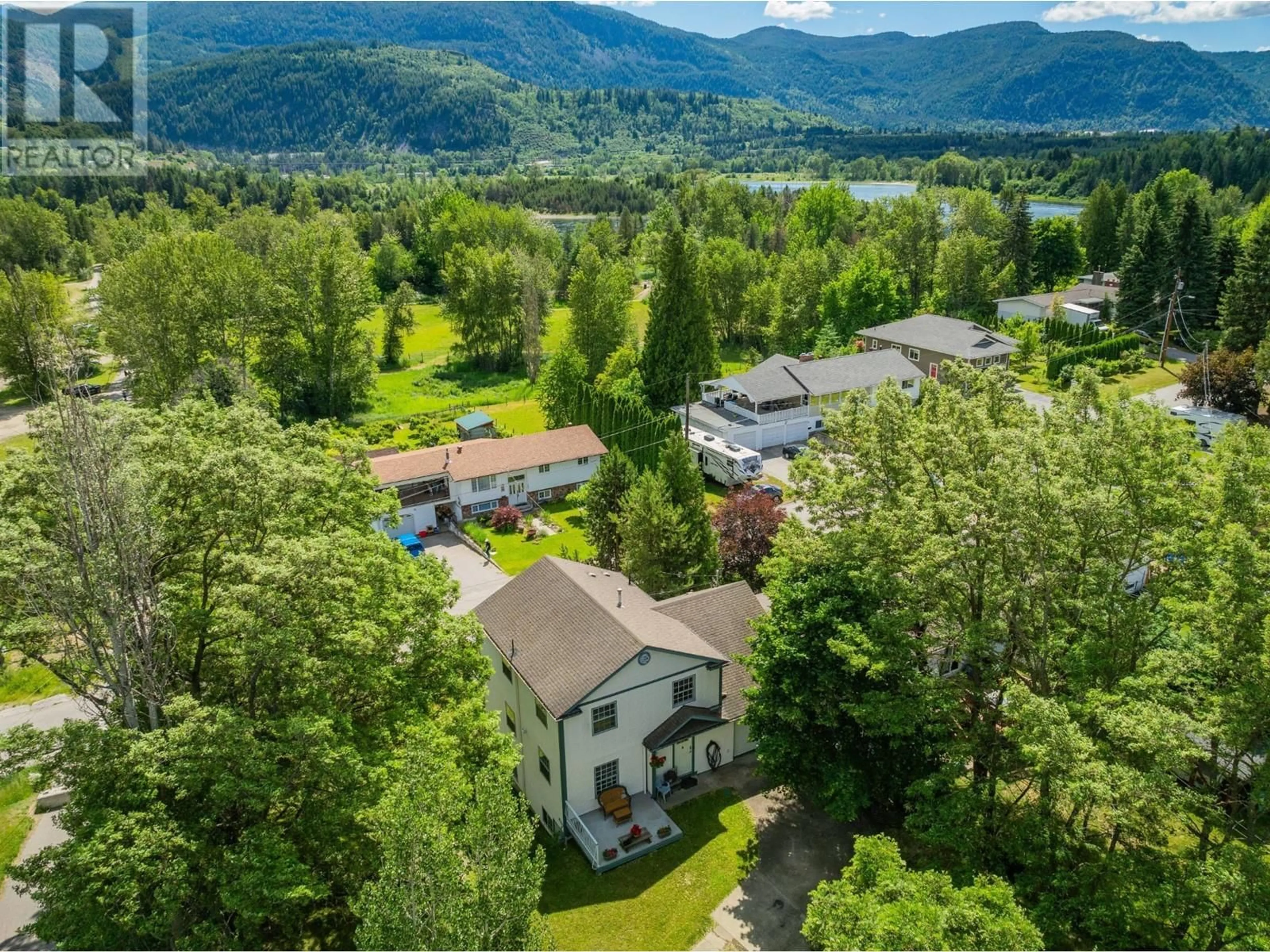 A pic from outside/outdoor area/front of a property/back of a property/a pic from drone, mountain view for 502 7TH Street, Castlegar British Columbia V1N4G6