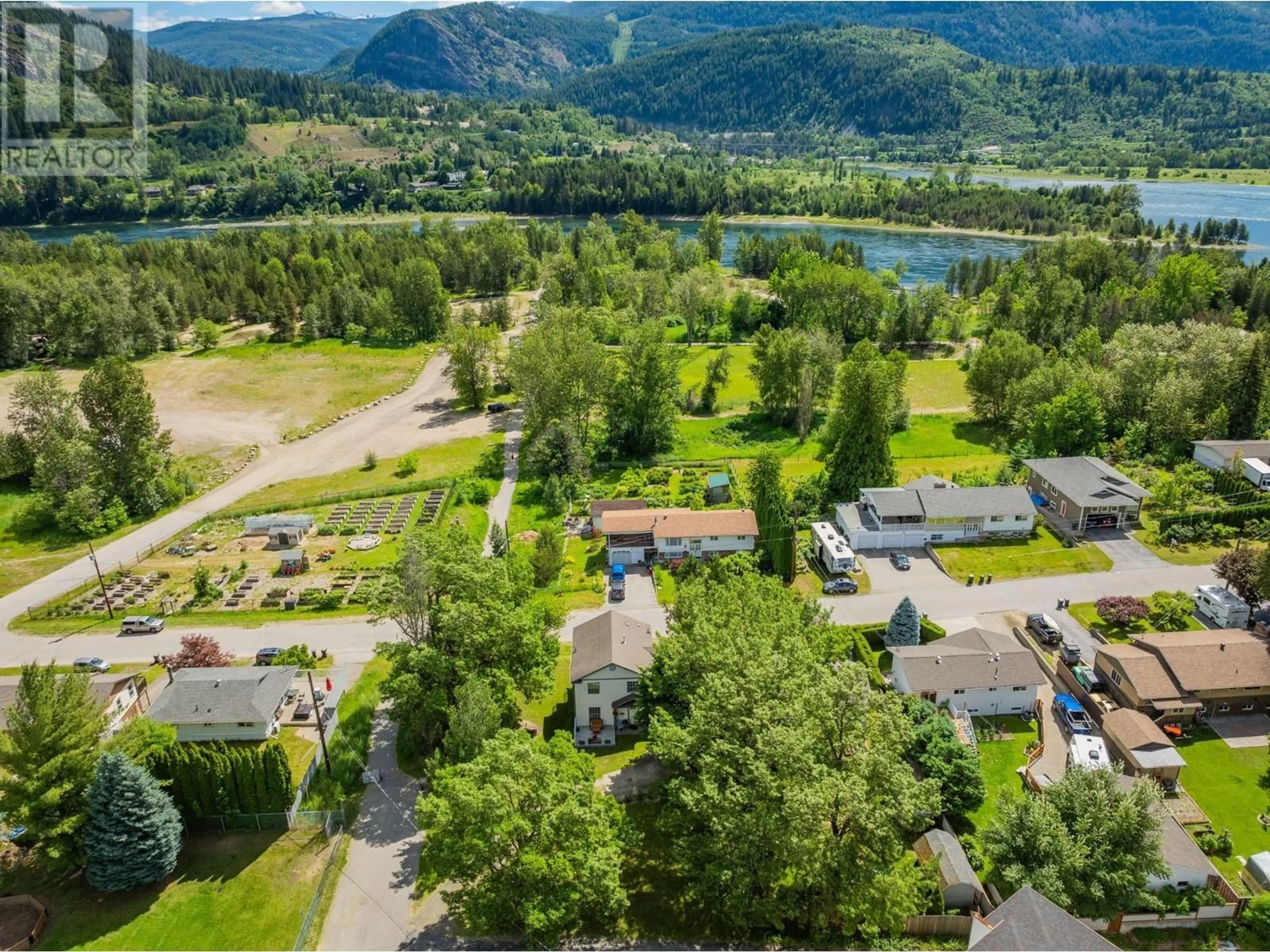 A pic from outside/outdoor area/front of a property/back of a property/a pic from drone, mountain view for 502 7TH Street, Castlegar British Columbia V1N4G6