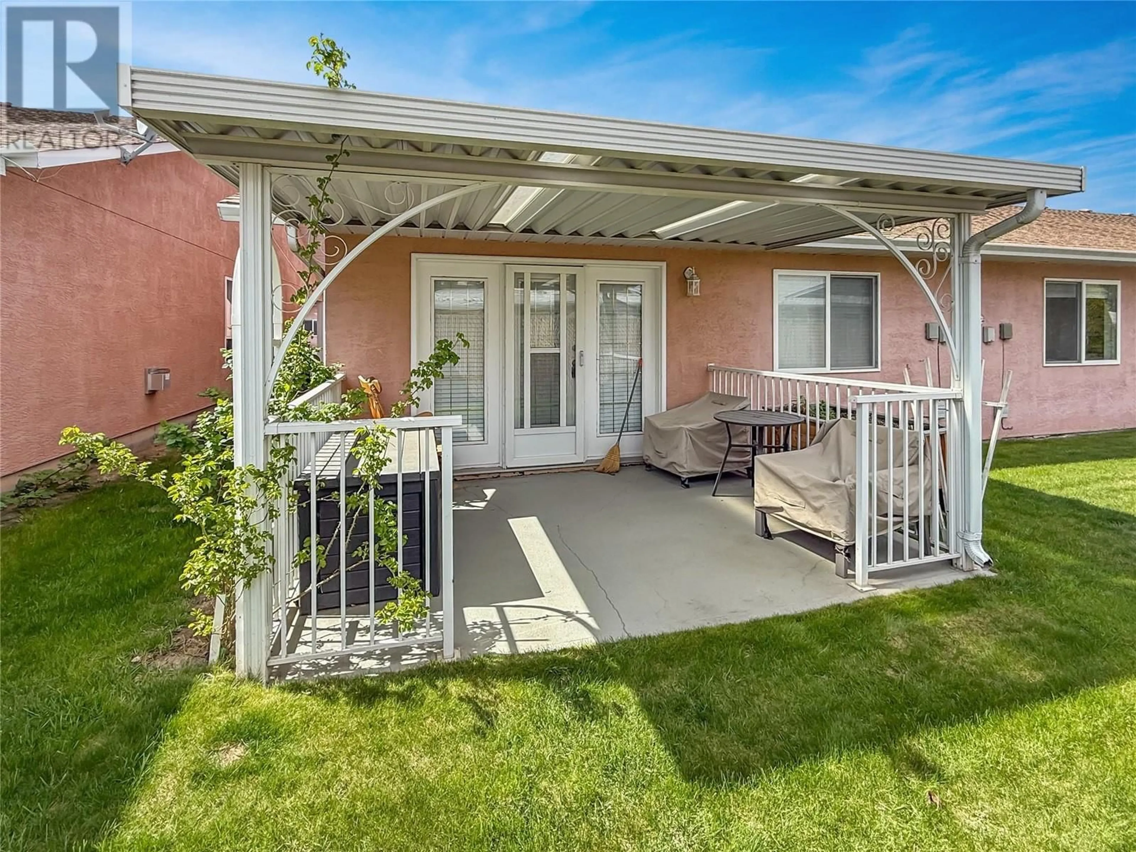 Patio, street for 16 - 1285 14TH STREET, Kamloops British Columbia V2B8K9
