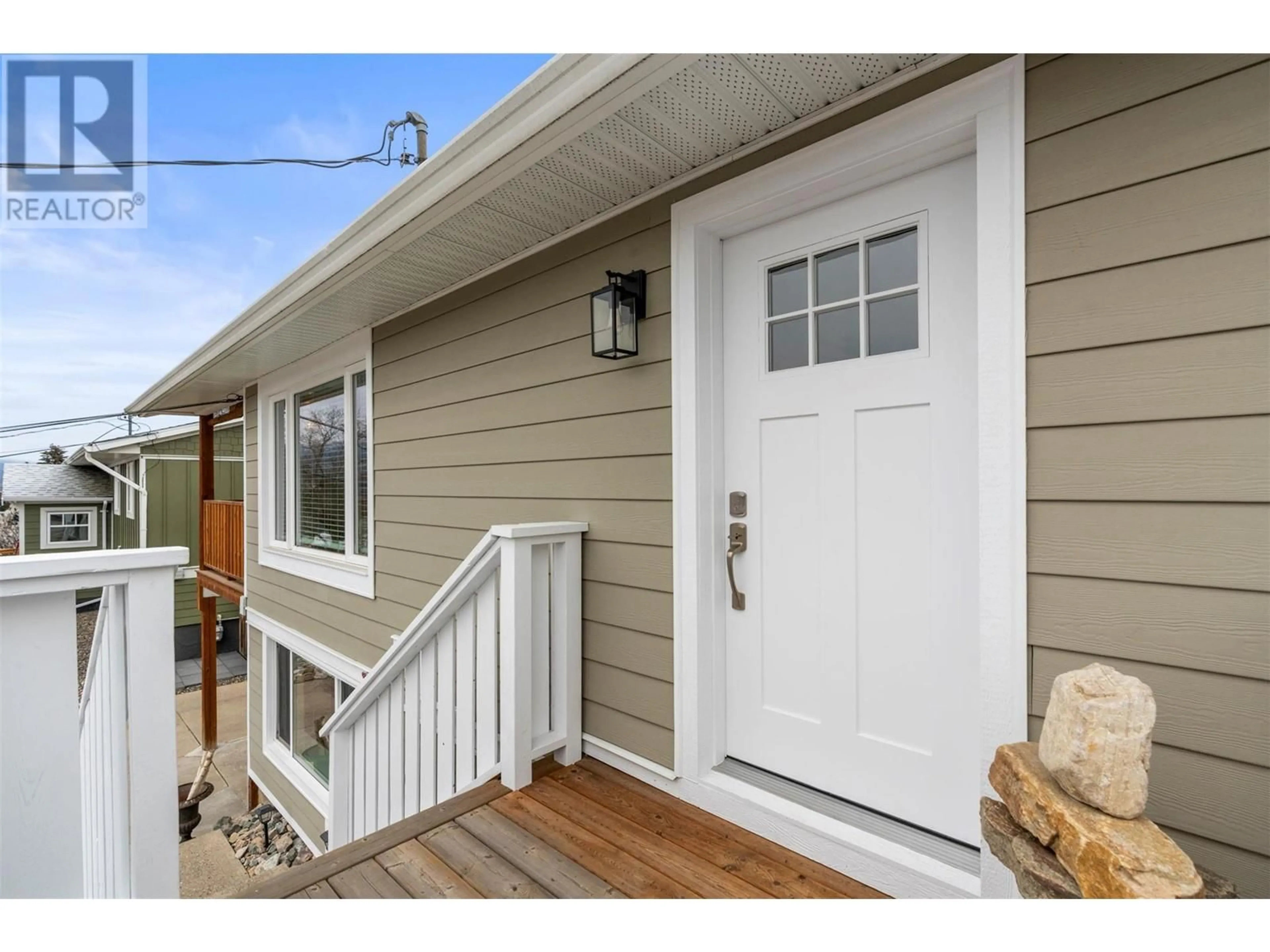 Indoor entryway for 10809 Sherman Drive, Lake Country British Columbia V4V1W5