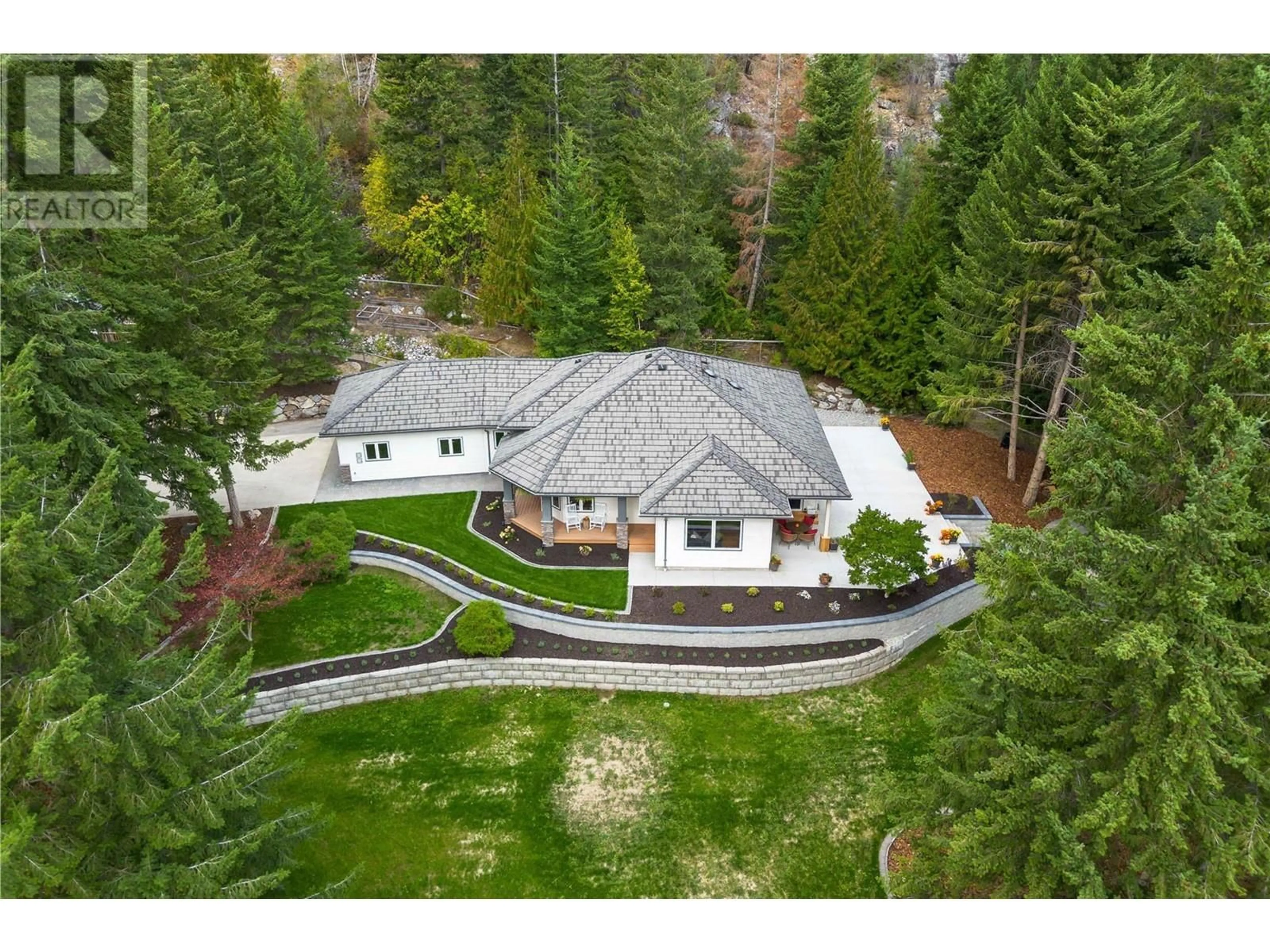 A pic from outside/outdoor area/front of a property/back of a property/a pic from drone, unknown for 6500 15 Avenue SW Unit# 9, Salmon Arm British Columbia V1E3B3