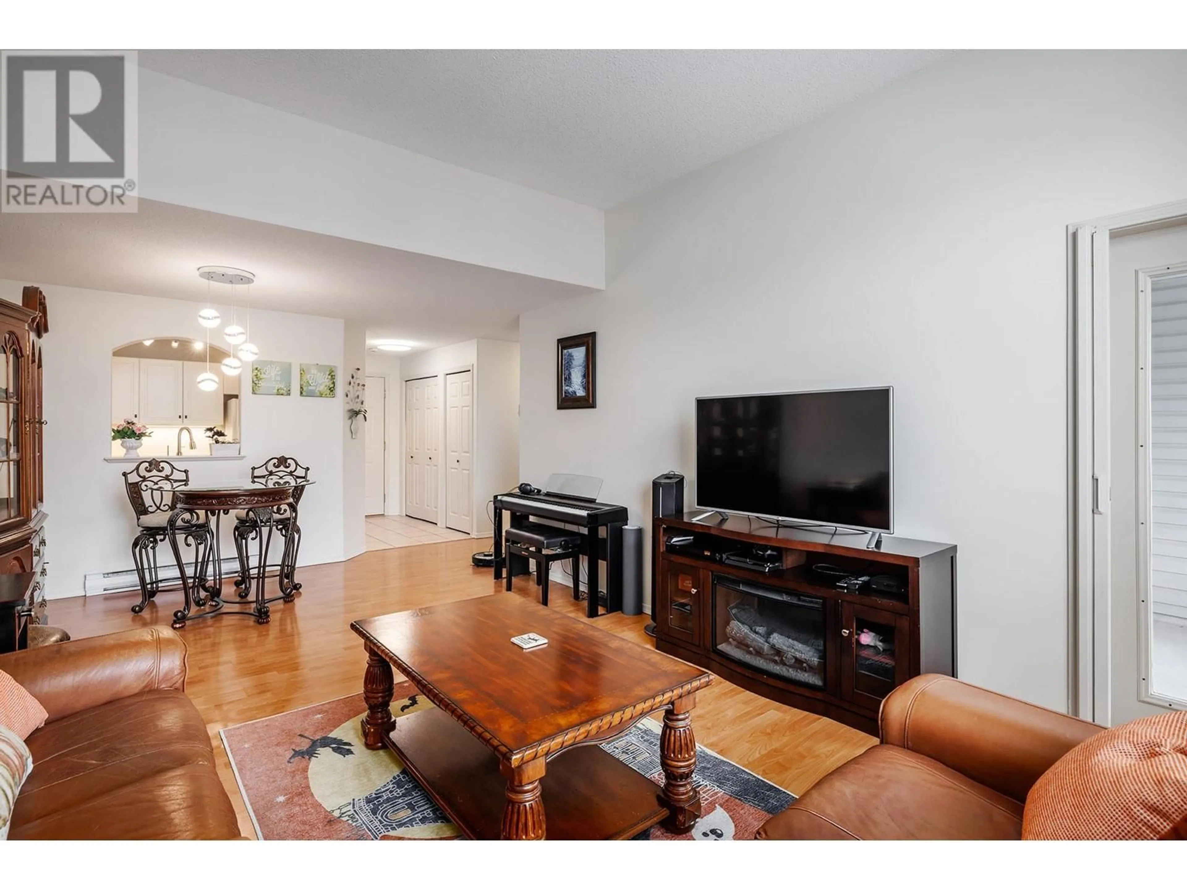 Living room with furniture, unknown for 301 - 555 HOUGHTON ROAD, Kelowna British Columbia V1X7P9