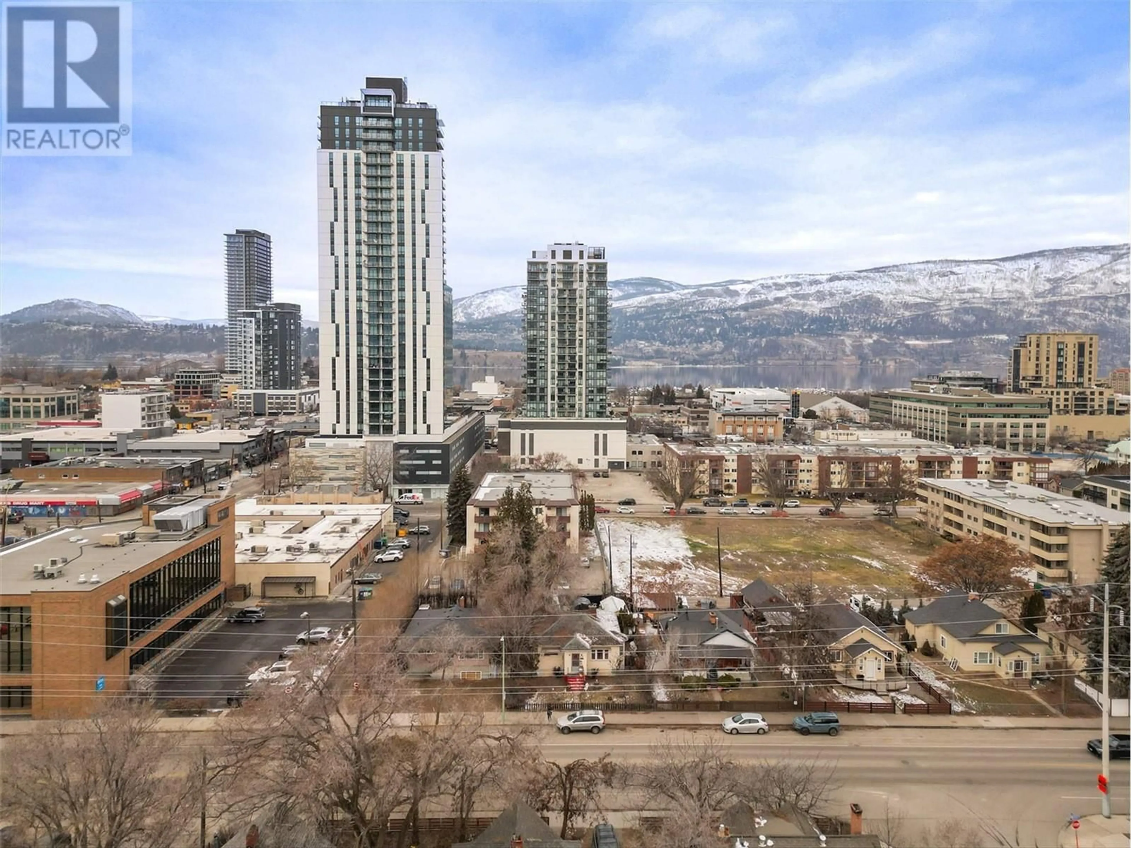 A pic from outside/outdoor area/front of a property/back of a property/a pic from drone, city buildings view from balcony for 1470 RICHTER STREET, Kelowna British Columbia V1Y2L8
