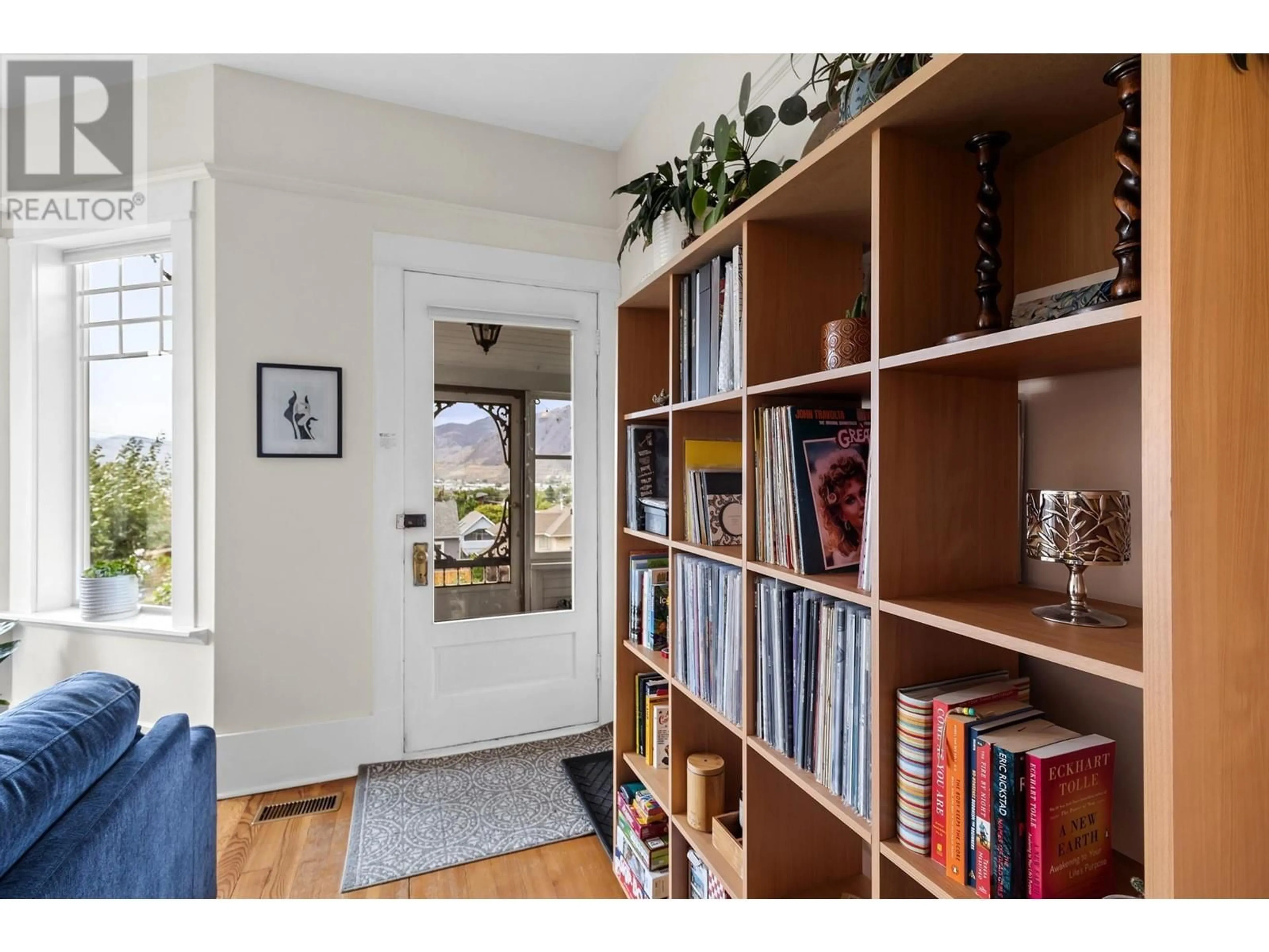 Indoor entryway for 651 PLEASANT Street, Kamloops British Columbia V2C3B1