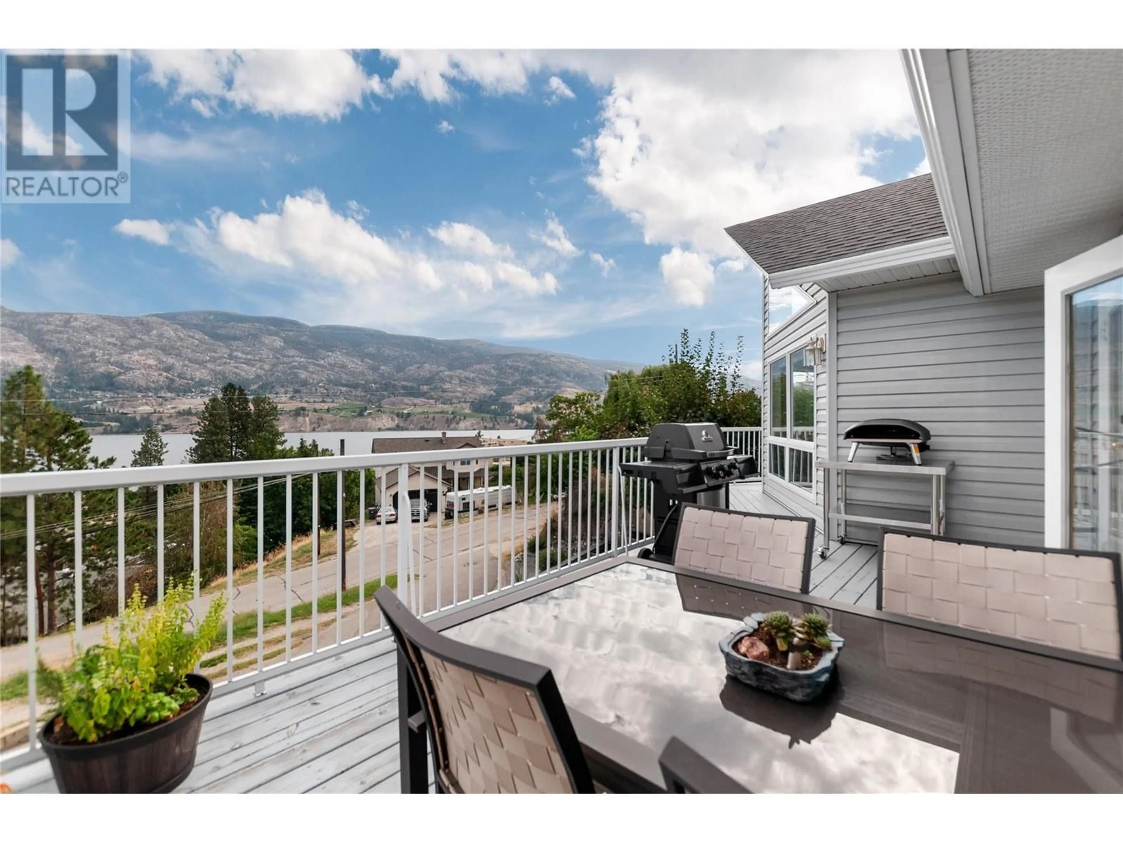 Patio, mountain view for 114 Oak Avenue, Kaleden British Columbia V0H1K0