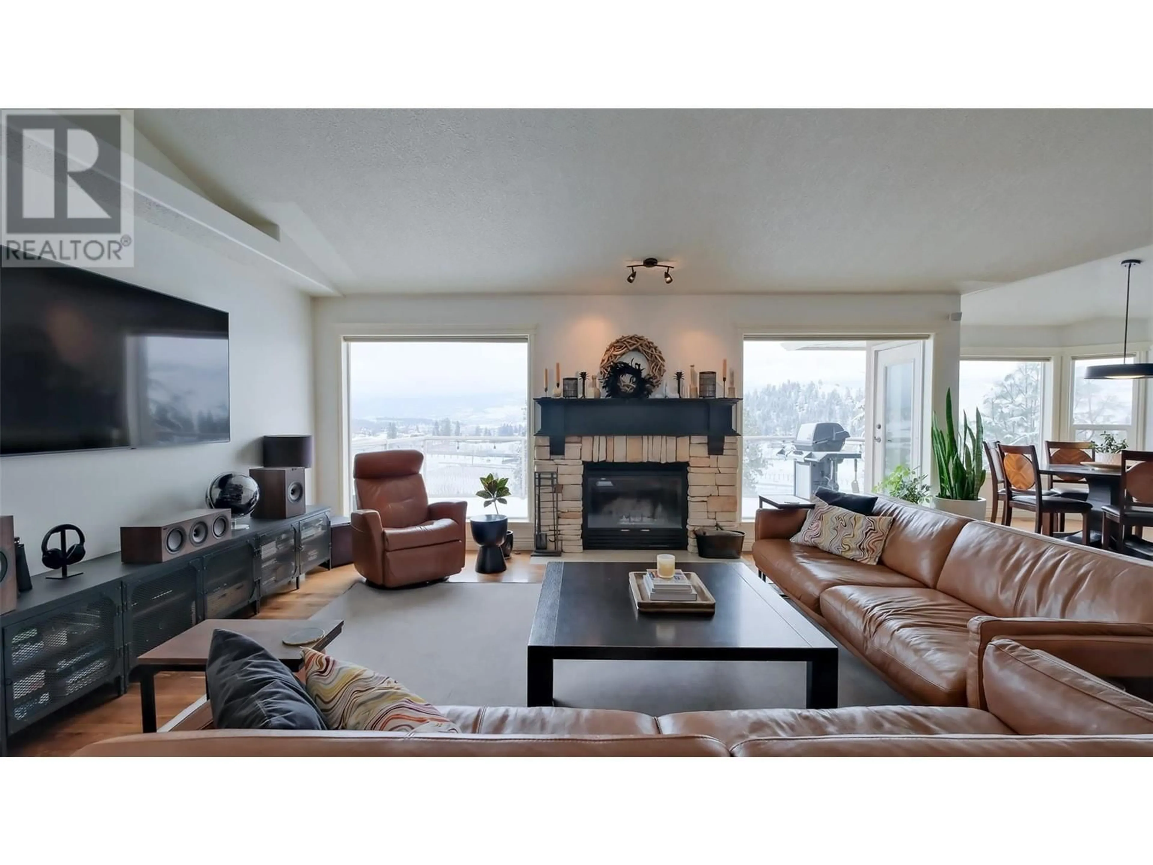 Living room with furniture, unknown for 2377 SILVER PLACE, Kelowna British Columbia V1V1M9