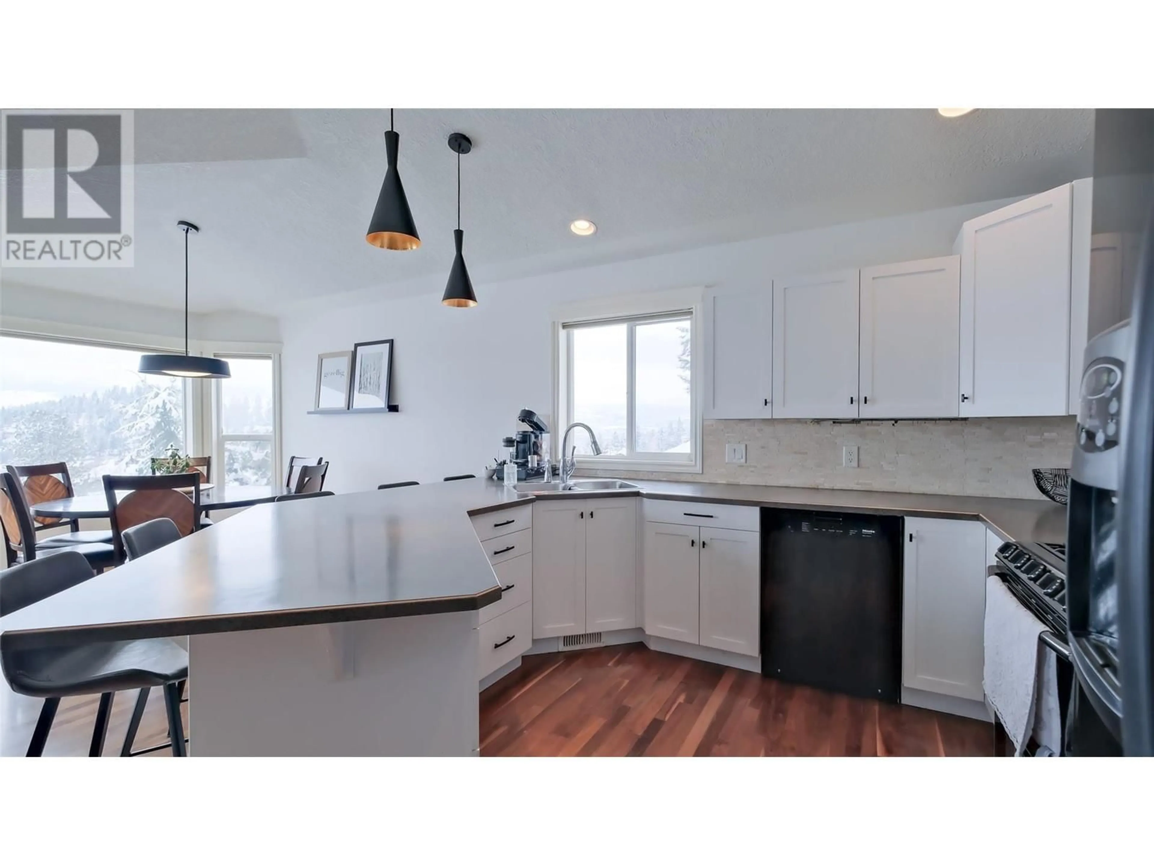 Open concept kitchen, unknown for 2377 Silver Place, Kelowna British Columbia V1V1M9