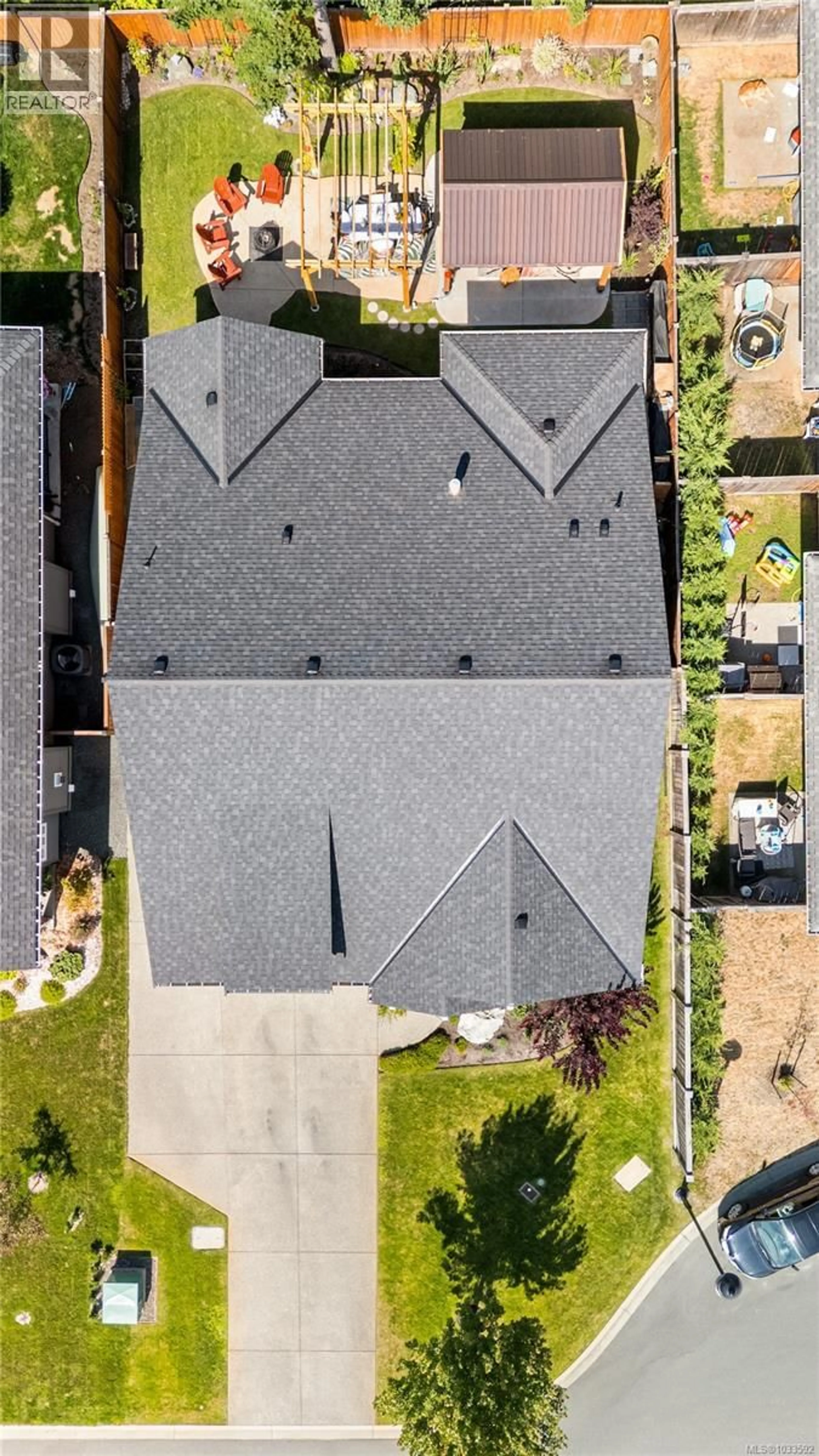 A pic from outside/outdoor area/front of a property/back of a property/a pic from drone, street for 710 SALAL STREET, Campbell River British Columbia V9H0E6
