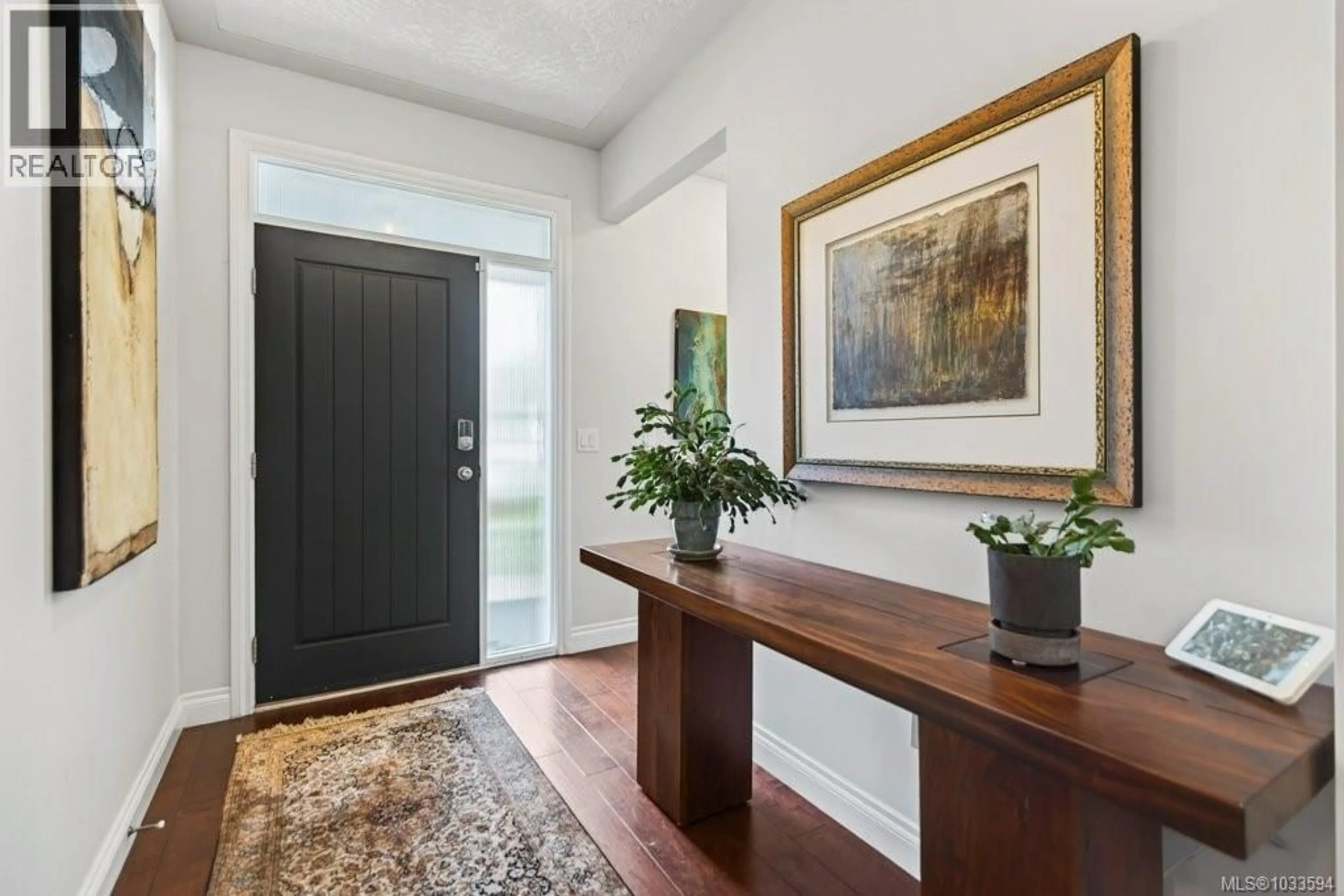 Indoor entryway for 2791 FIFE PLACE, Courtenay British Columbia V9N4A6