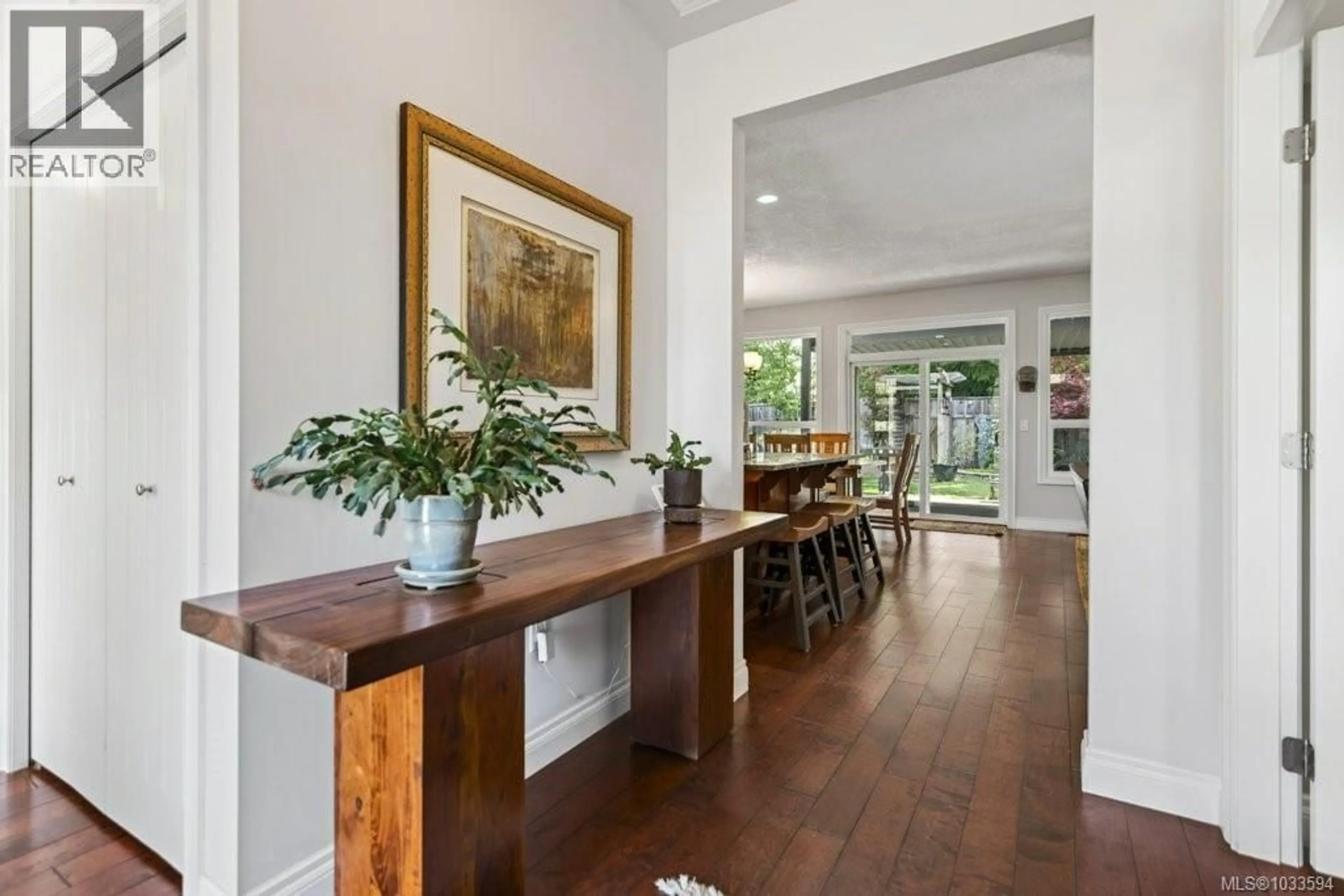 Indoor entryway for 2791 FIFE PLACE, Courtenay British Columbia V9N4A6
