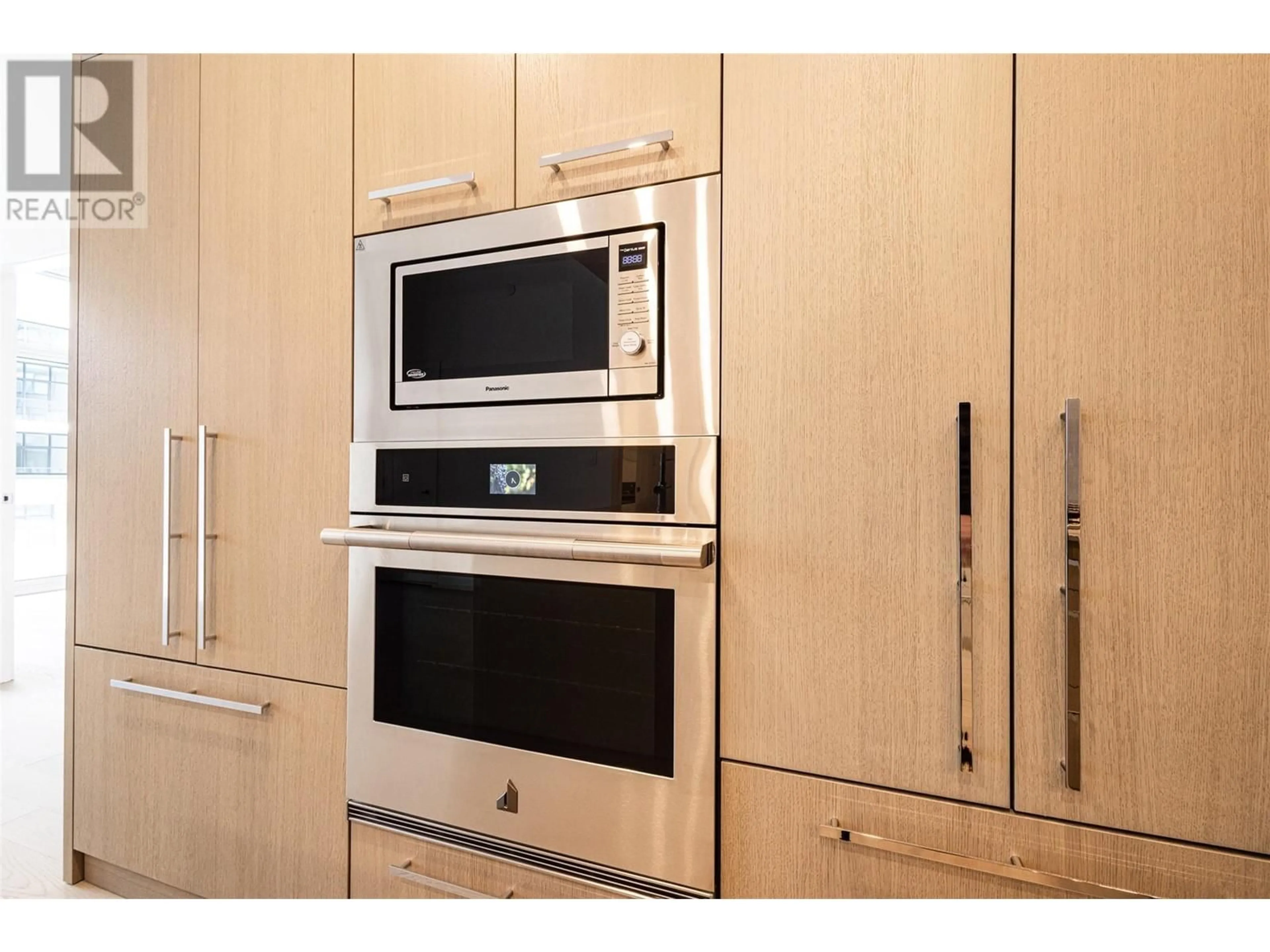 Standard kitchen, wood/laminate floor for 3389 LAKESHORE Road Unit# 312 Lot# 35, Kelowna British Columbia V1W0G5