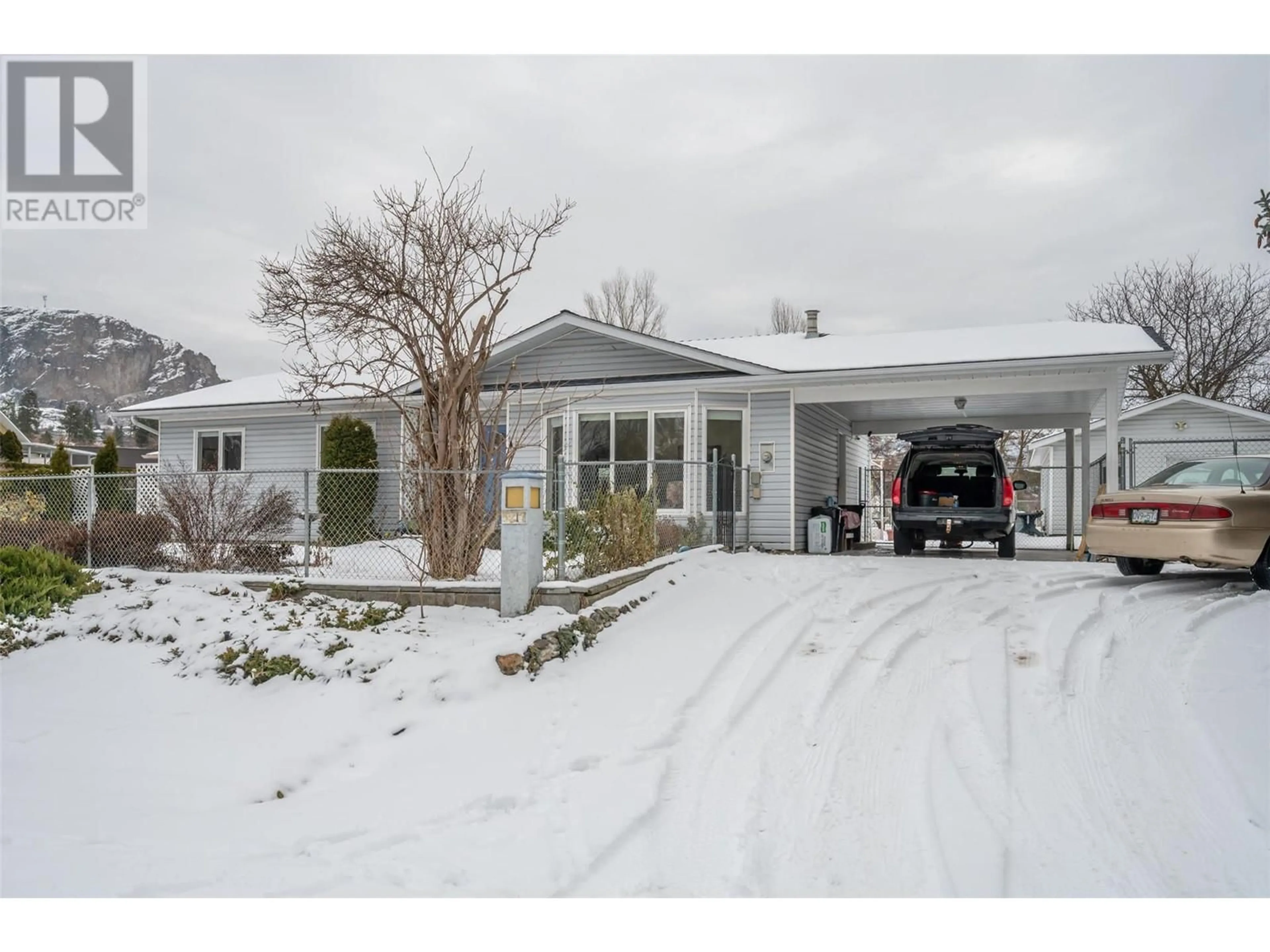 Indoor garage for 5217 Thomas Place, Okanagan Falls British Columbia V0H1R0