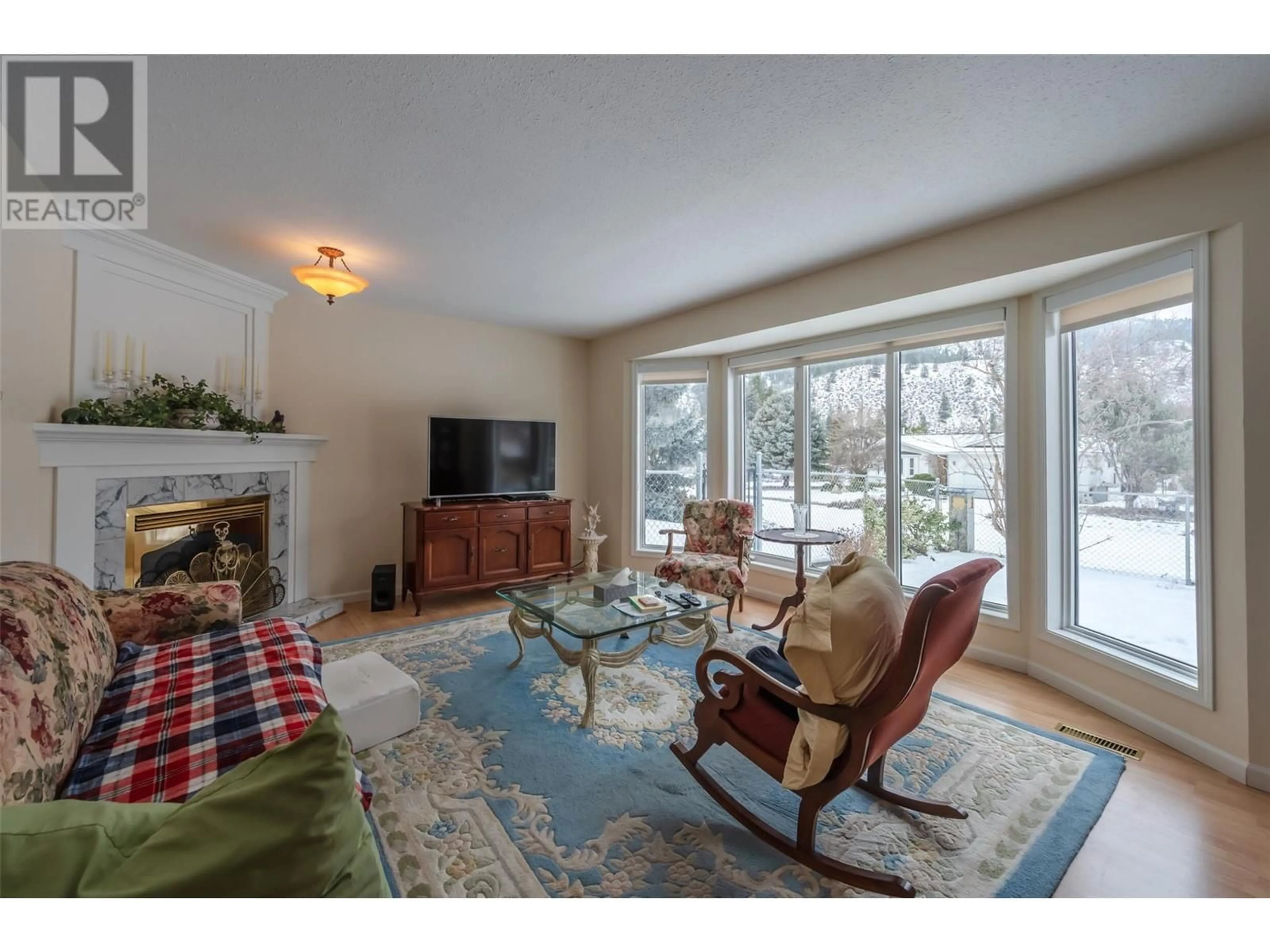 Living room with furniture, unknown for 5217 Thomas Place, Okanagan Falls British Columbia V0H1R0