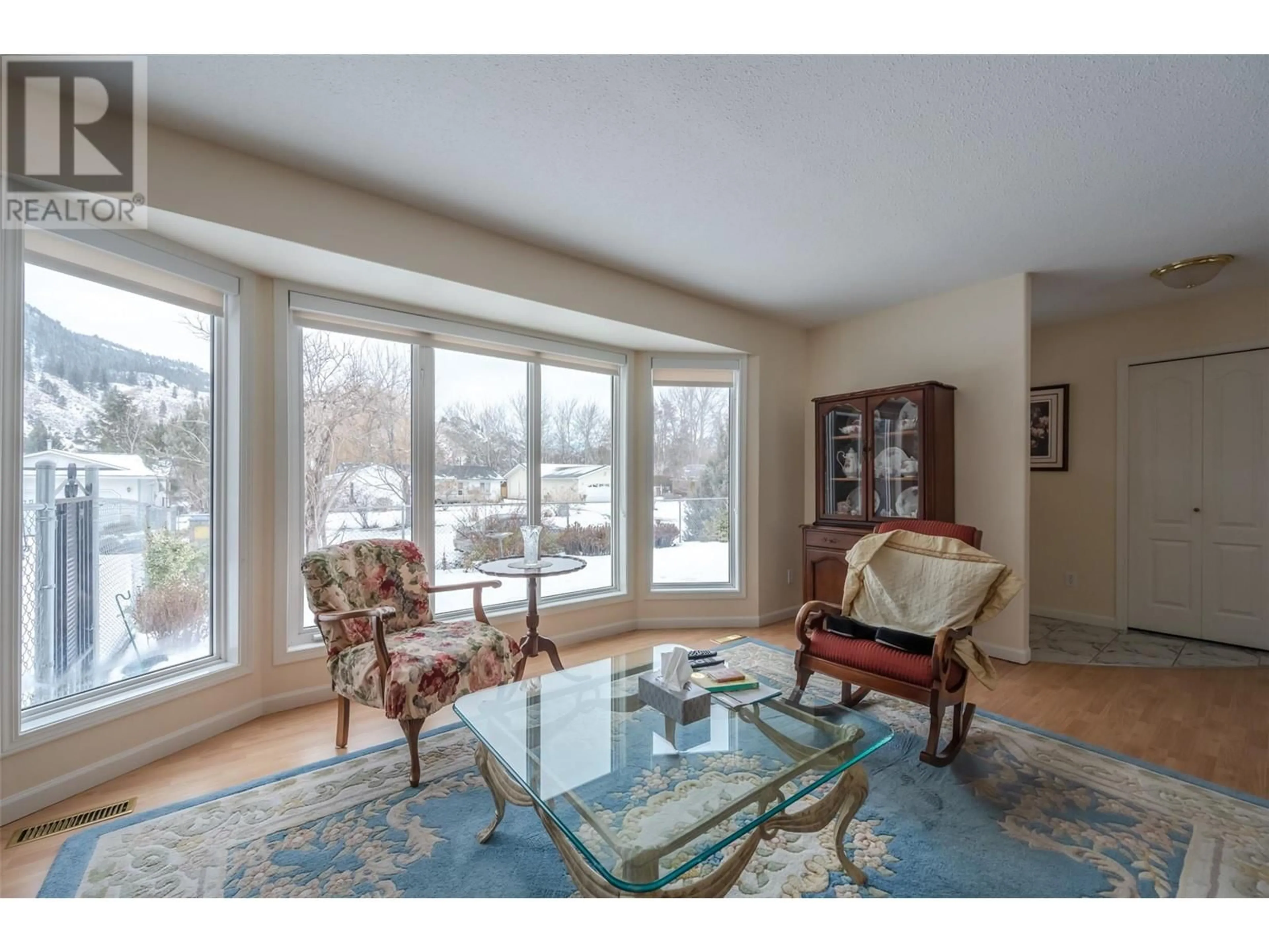 Living room with furniture, unknown for 5217 Thomas Place, Okanagan Falls British Columbia V0H1R0