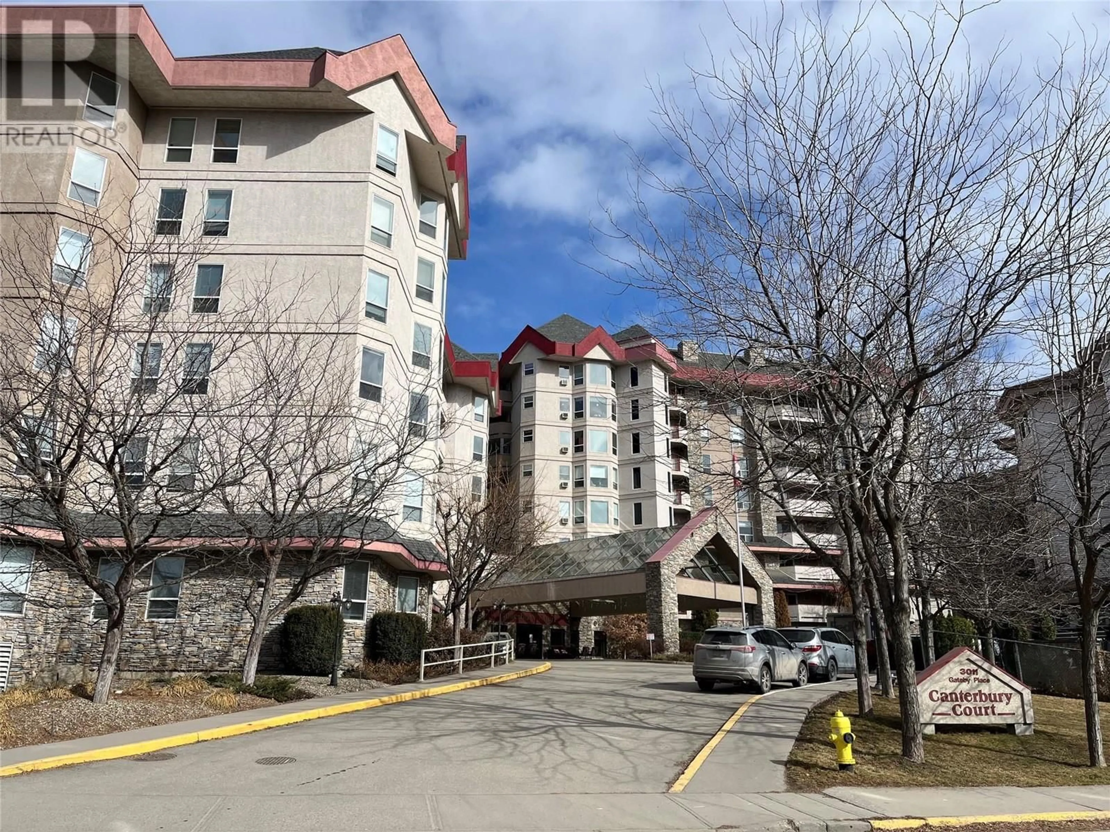 Indoor foyer for 3011 Gateby Place Unit# 305, Vernon British Columbia V1T9S4