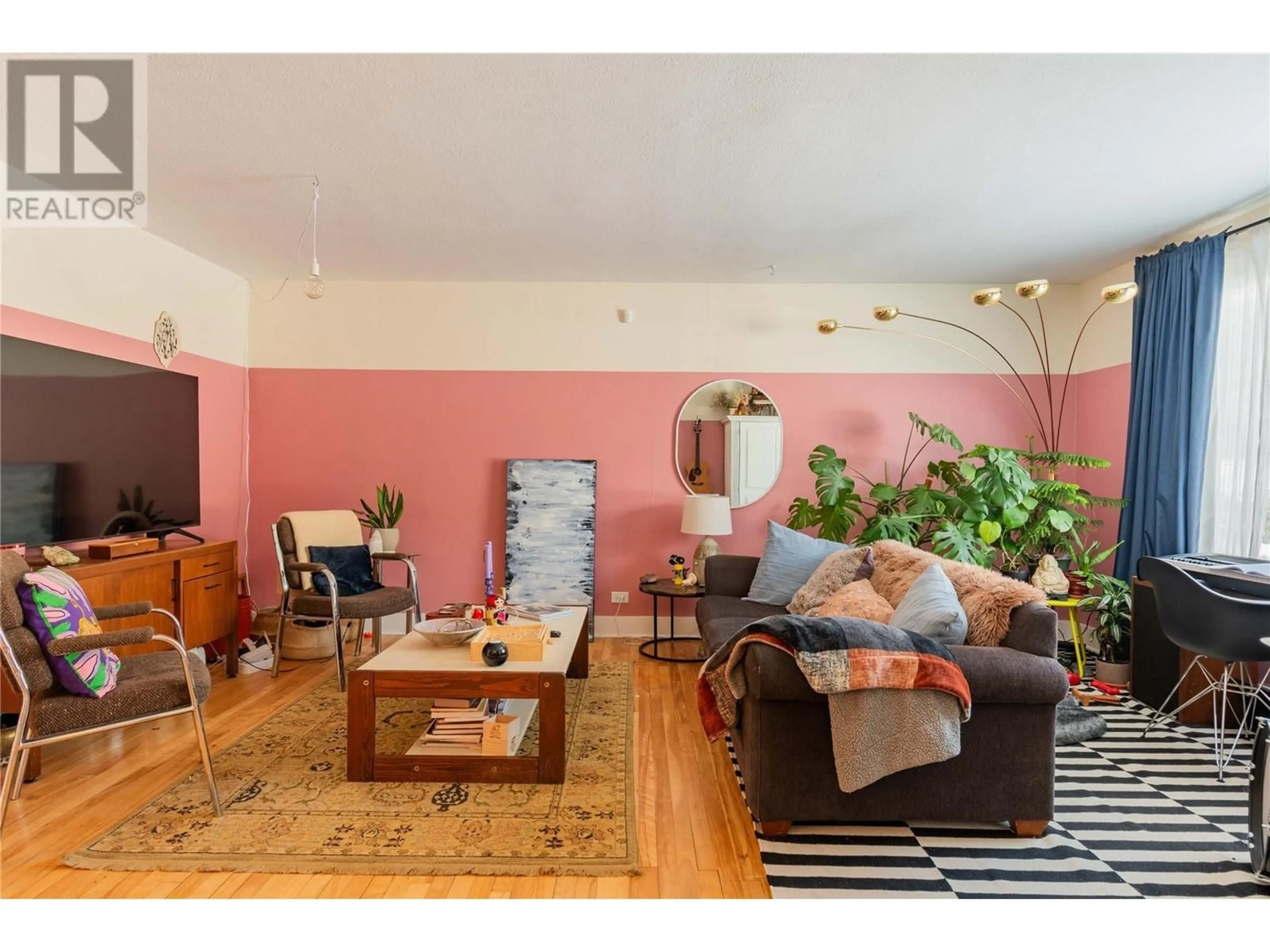 Living room with furniture, unknown for 904 THACKERAY STREET, Warfield British Columbia V1R2C2