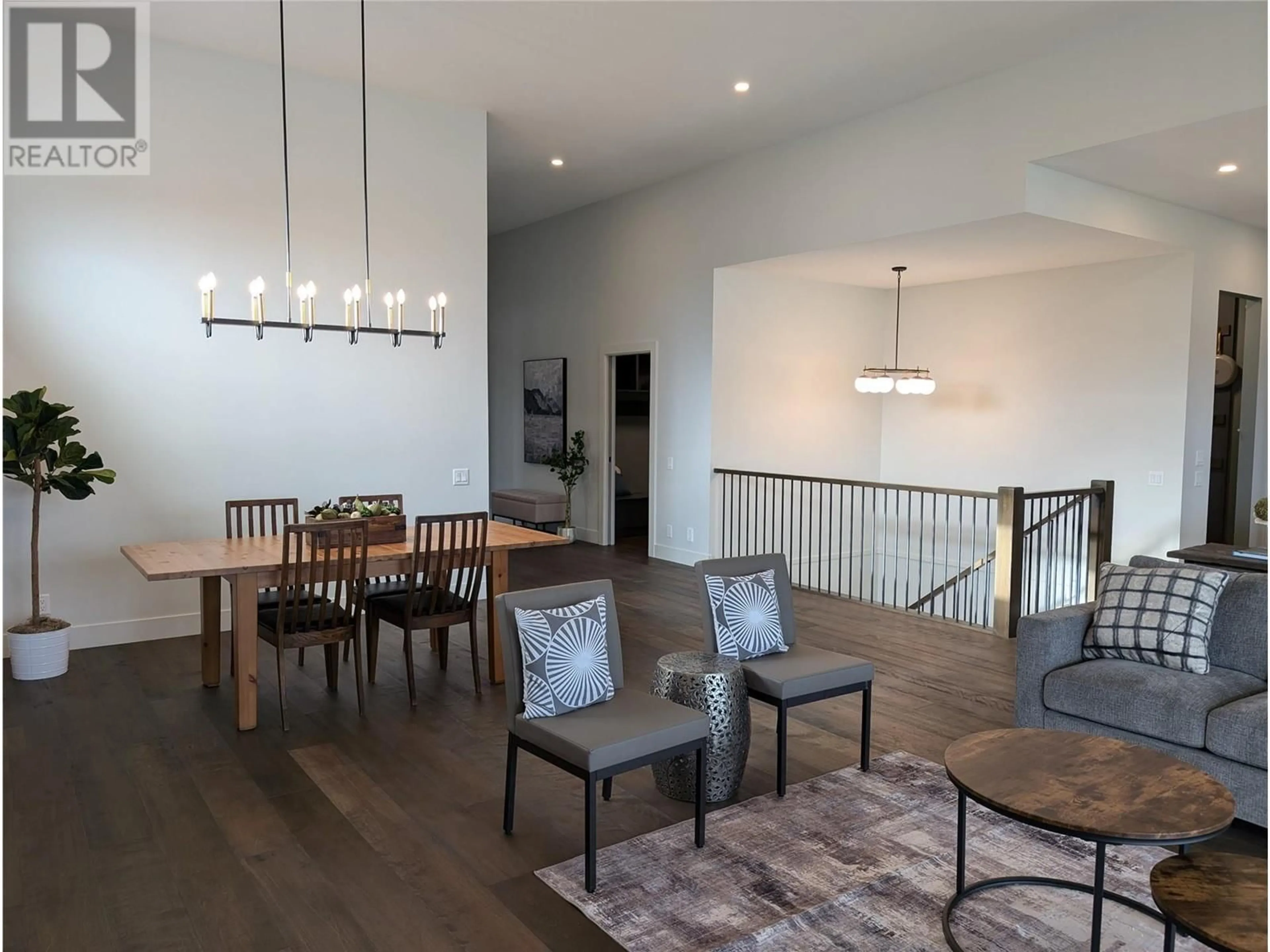 Dining room, wood/laminate floor for 801 Melrose Street, Kelowna British Columbia V1P0A8