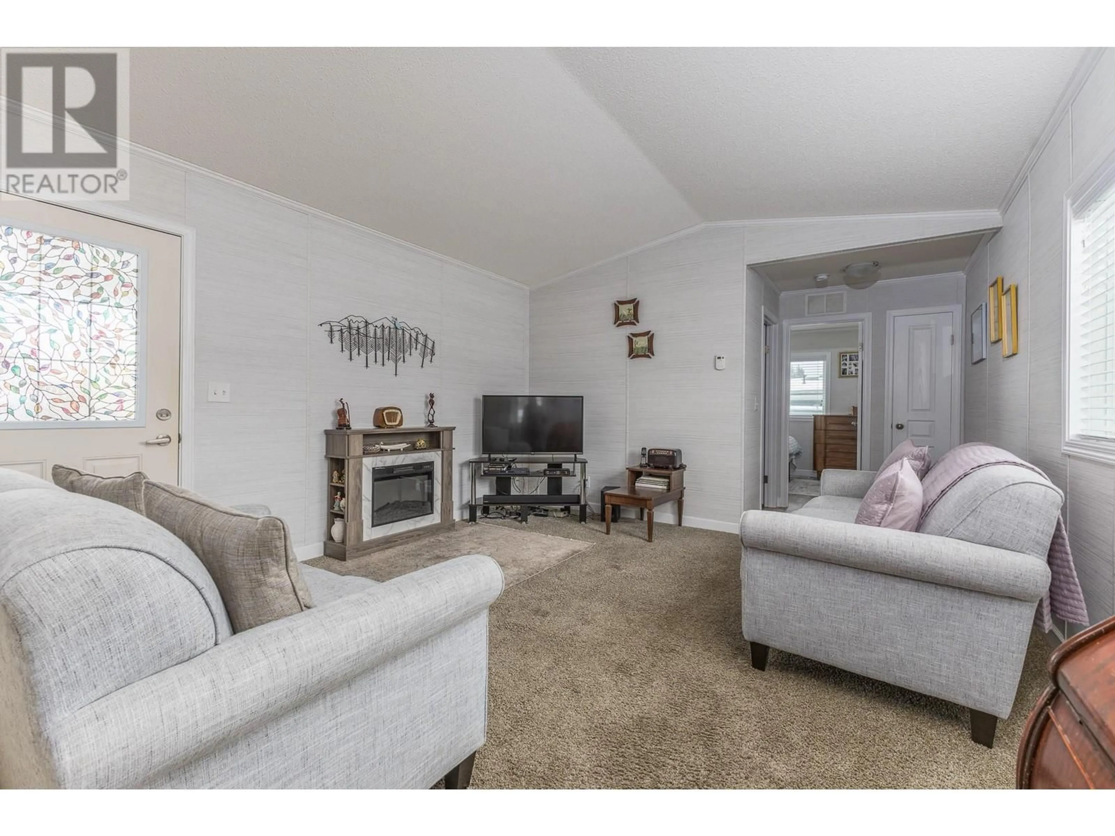 Living room with furniture, unknown for 73 - 3350 10 AVENUE NORTHEAST, Salmon Arm British Columbia V1E1J6