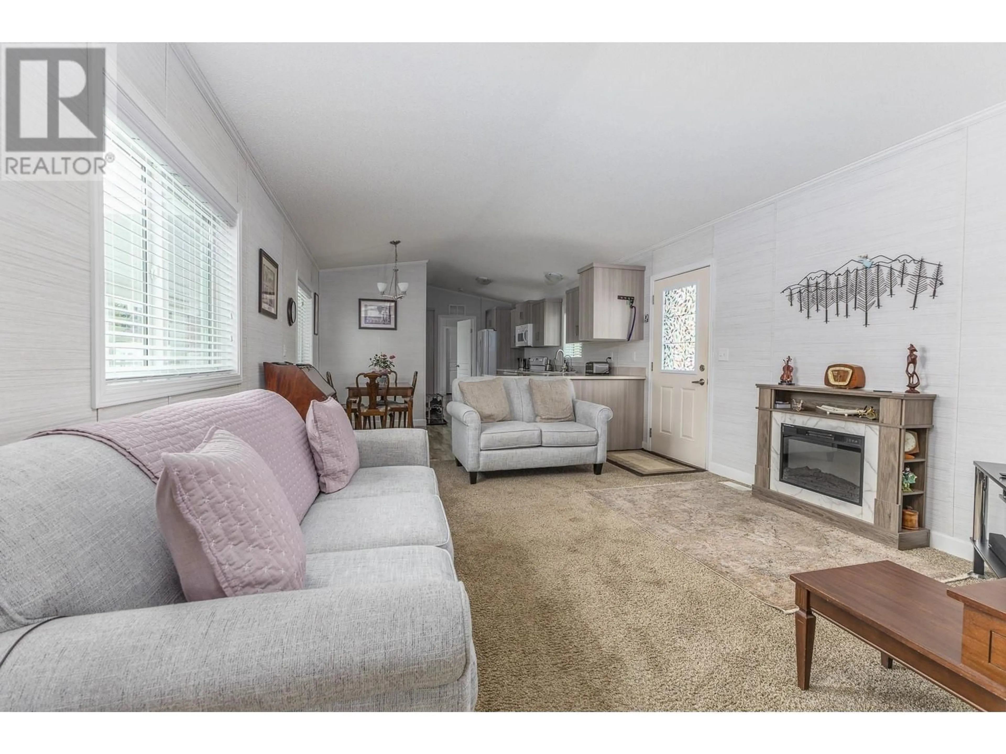 Living room with furniture, unknown for 73 - 3350 10 AVENUE NORTHEAST, Salmon Arm British Columbia V1E1J6