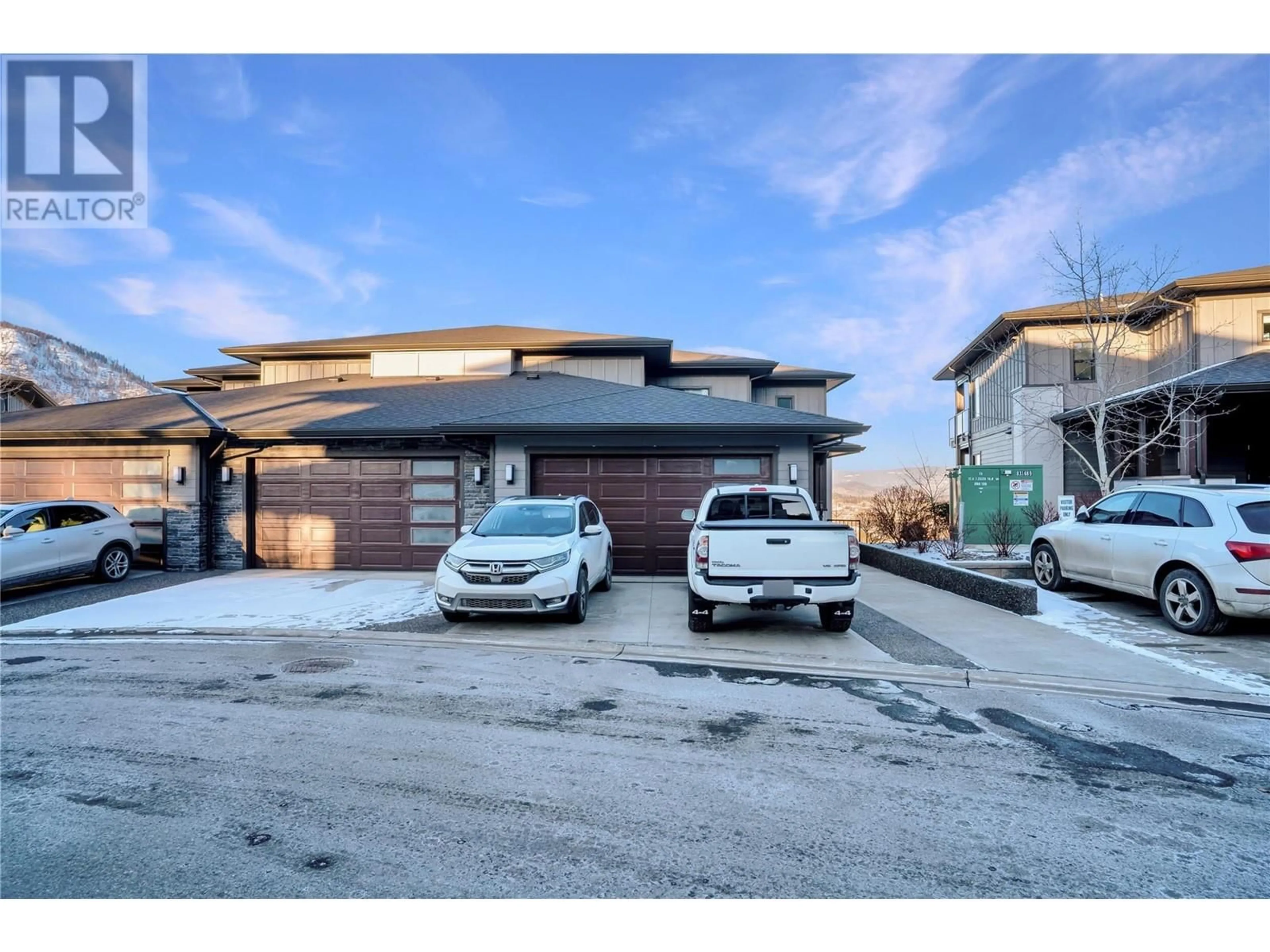 Indoor garage for 16 - 2161 UPPER SUNDANCE DRIVE, West Kelowna British Columbia V4T3M9