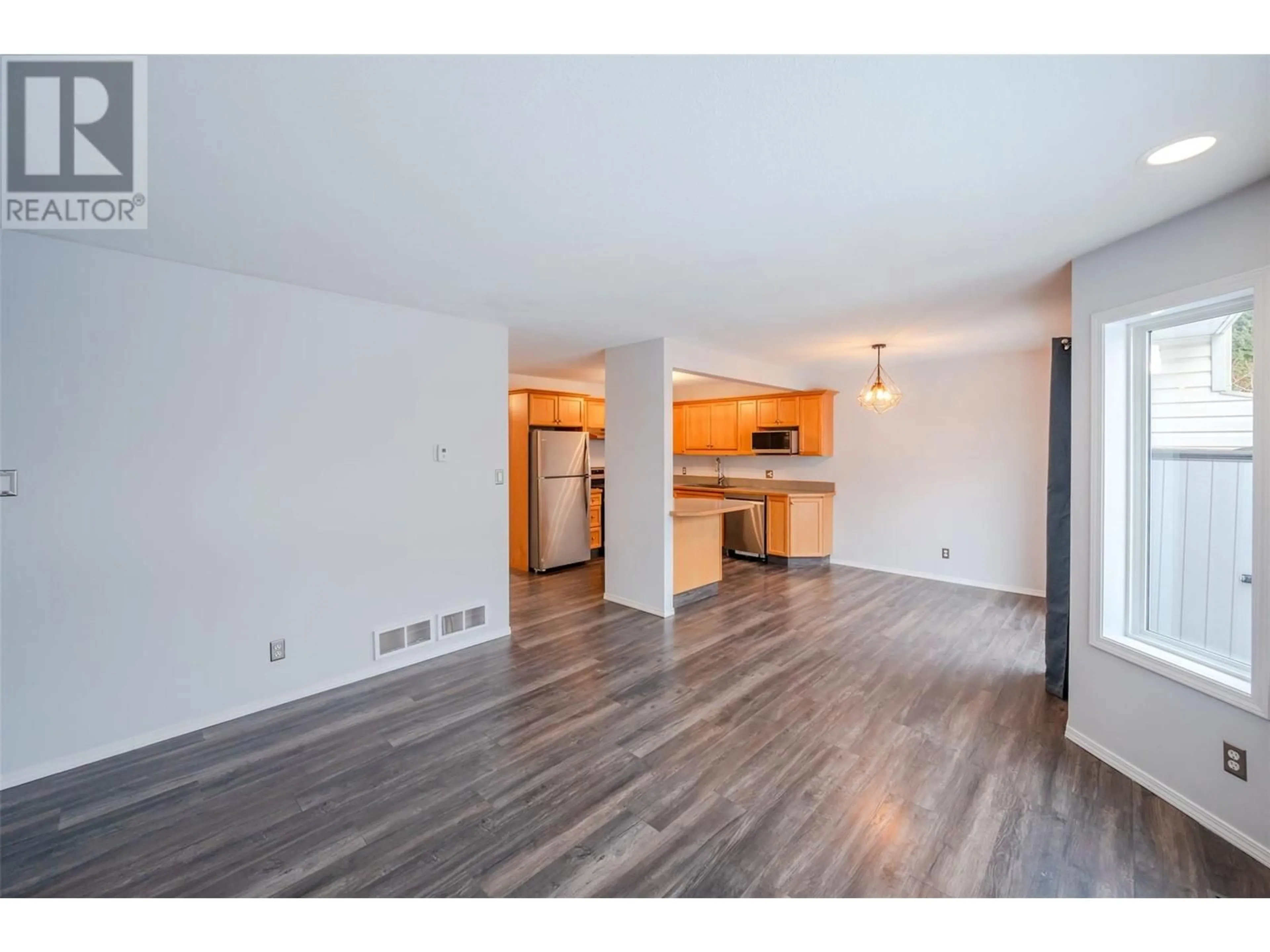 A pic of a room for 10 - 3462 SOUTH MAIN STREET, Penticton British Columbia V2A5J6