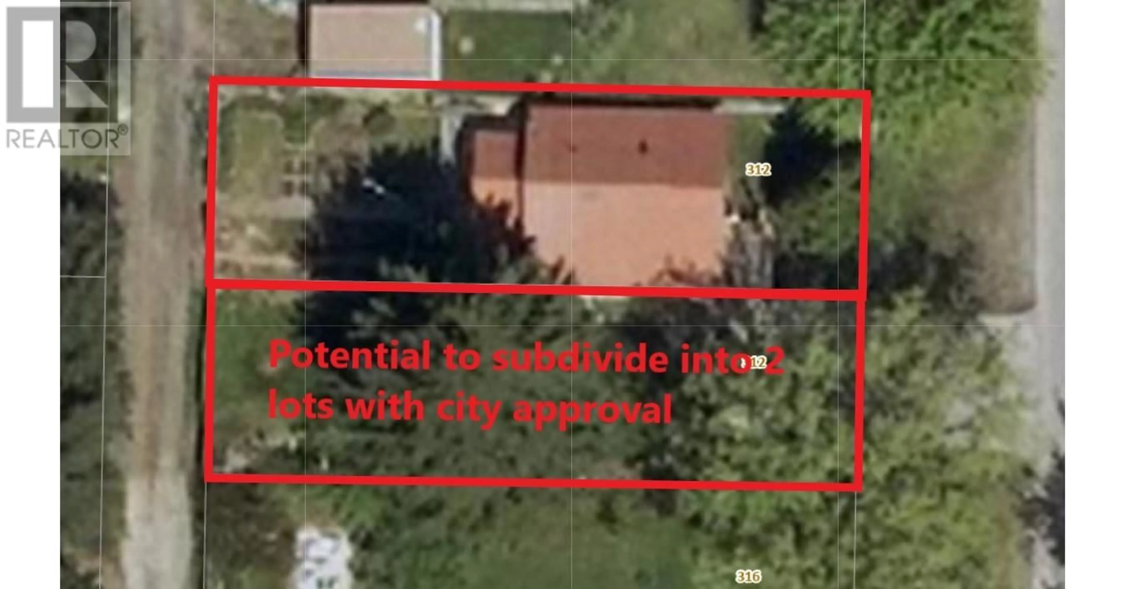 A pic from outside/outdoor area/front of a property/back of a property/a pic from drone, city buildings view from balcony for 312 8TH AVENUE, Castlegar British Columbia V1N1N2