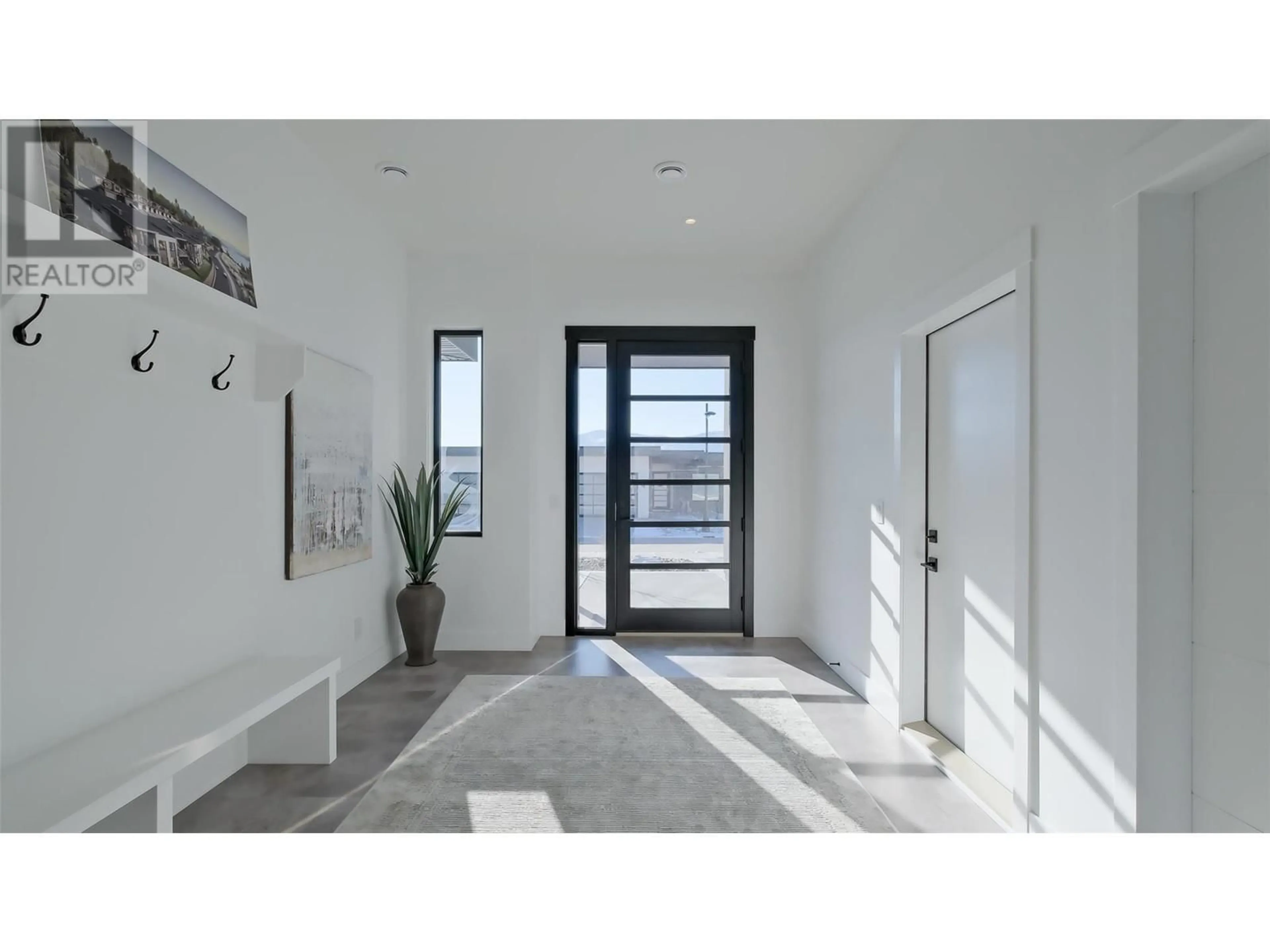 Indoor entryway for 19 - 9201 OKANAGAN CENTRE ROAD WEST, Lake Country British Columbia V4V0B8