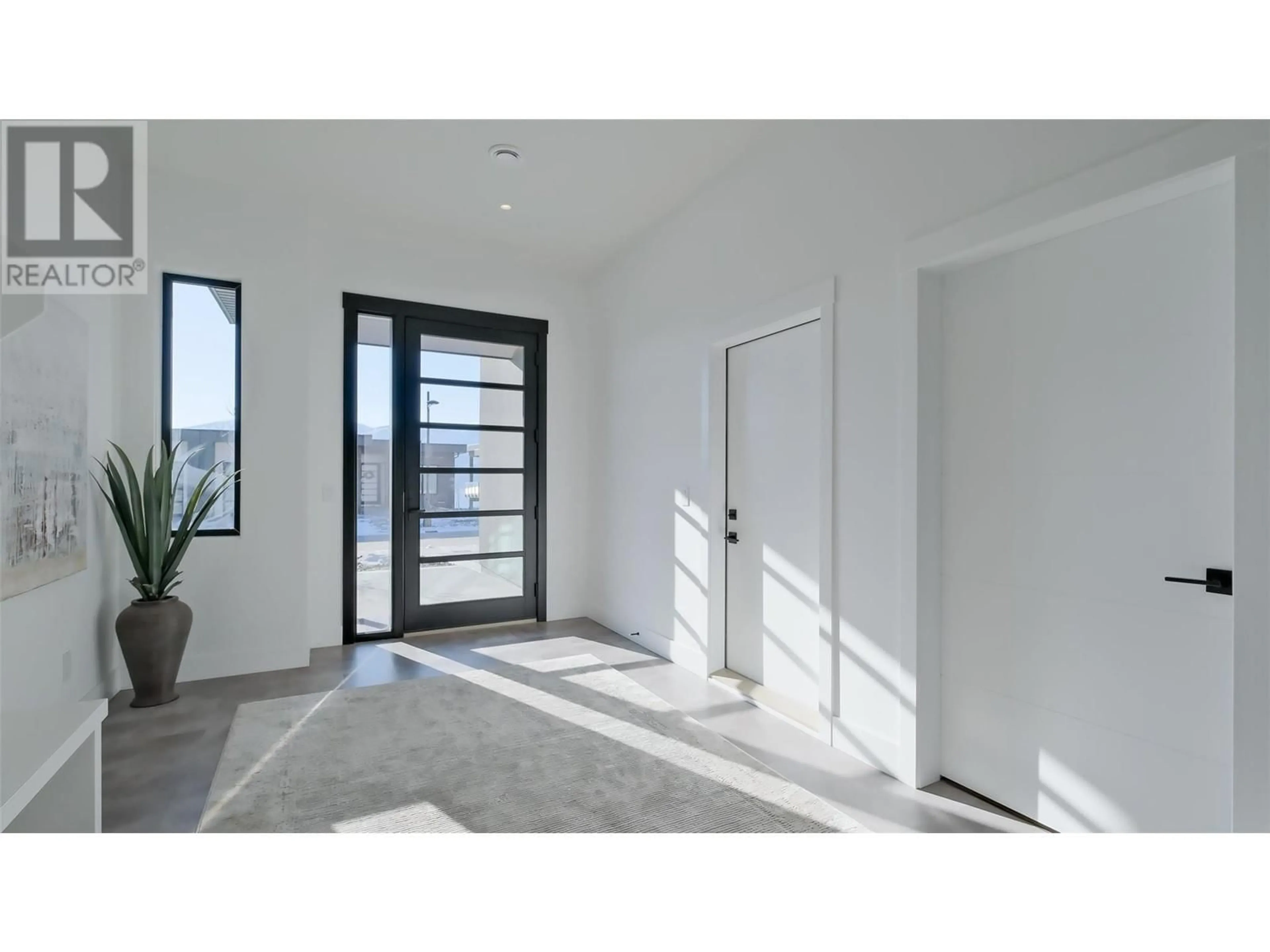 Indoor entryway for 19 - 9201 OKANAGAN CENTRE ROAD WEST, Lake Country British Columbia V4V0B8