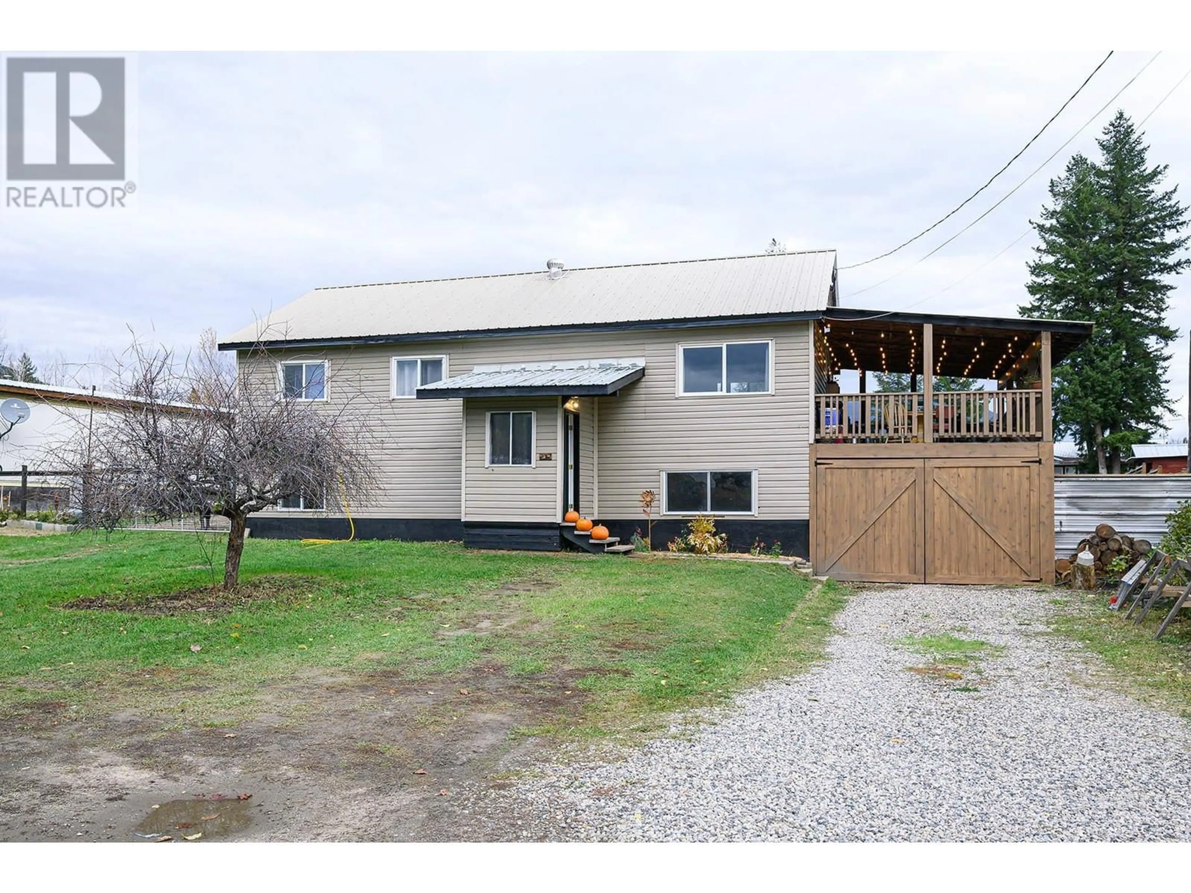 A pic from outside/outdoor area/front of a property/back of a property/a pic from drone, building for 272 GURU NANAK PLACE, Clearwater British Columbia V0E3A0