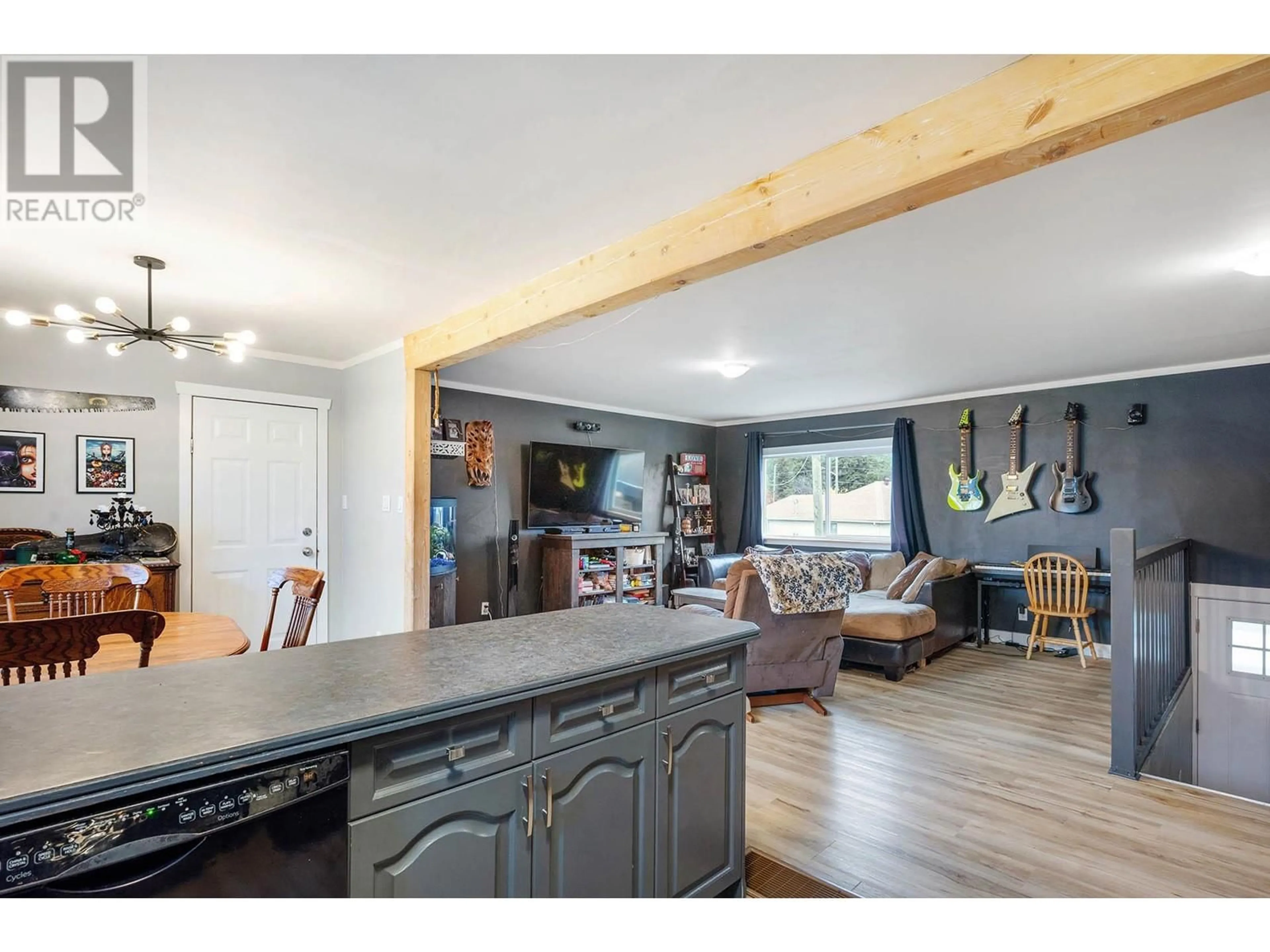 Open concept kitchen, wood/laminate floor for 272 GURU NANAK Place, Clearwater British Columbia V0E3A0