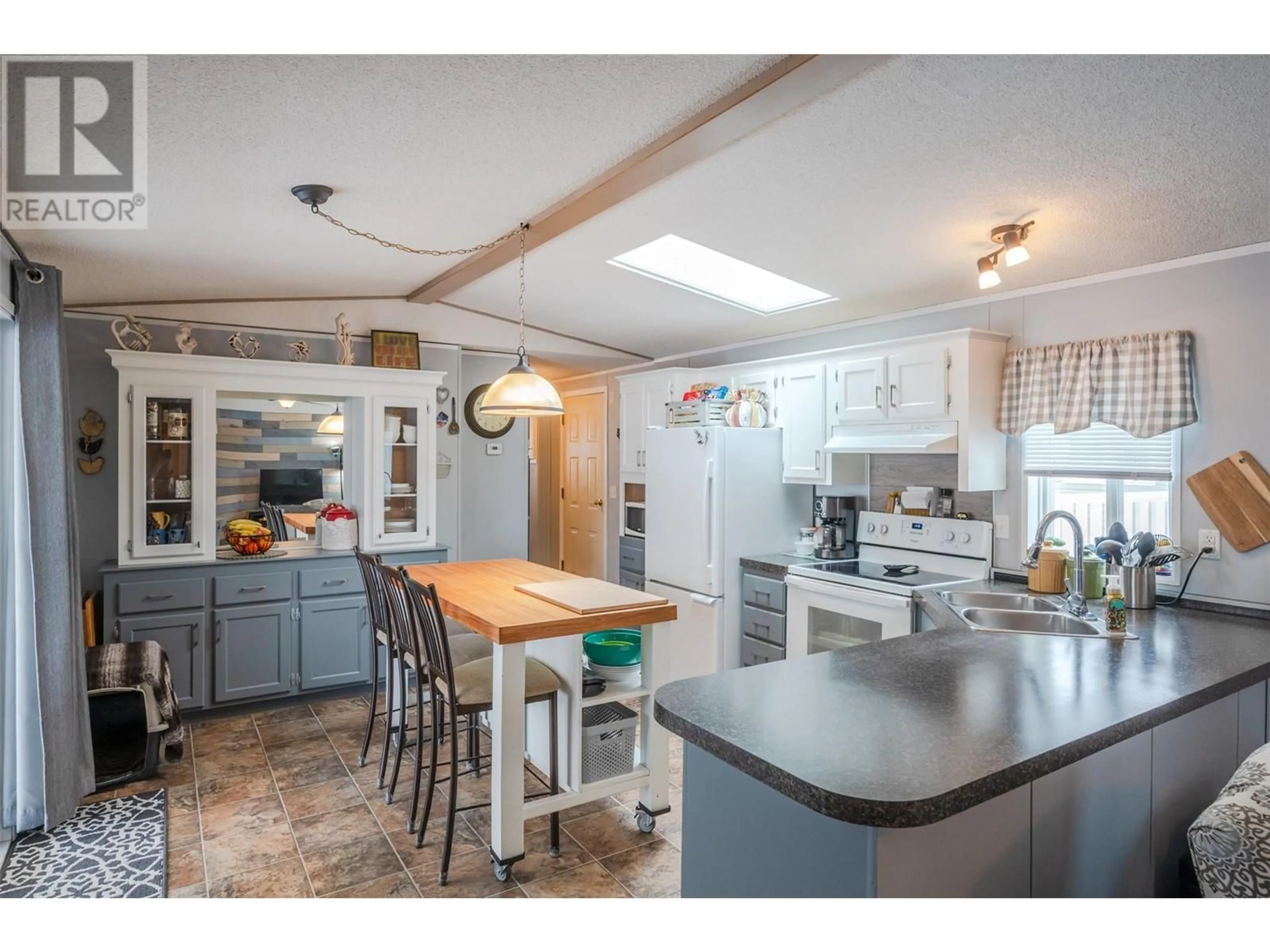 Open concept kitchen, unknown for 4505 McLean Creek Road Unit# C13, Okanagan Falls British Columbia V0H1R1