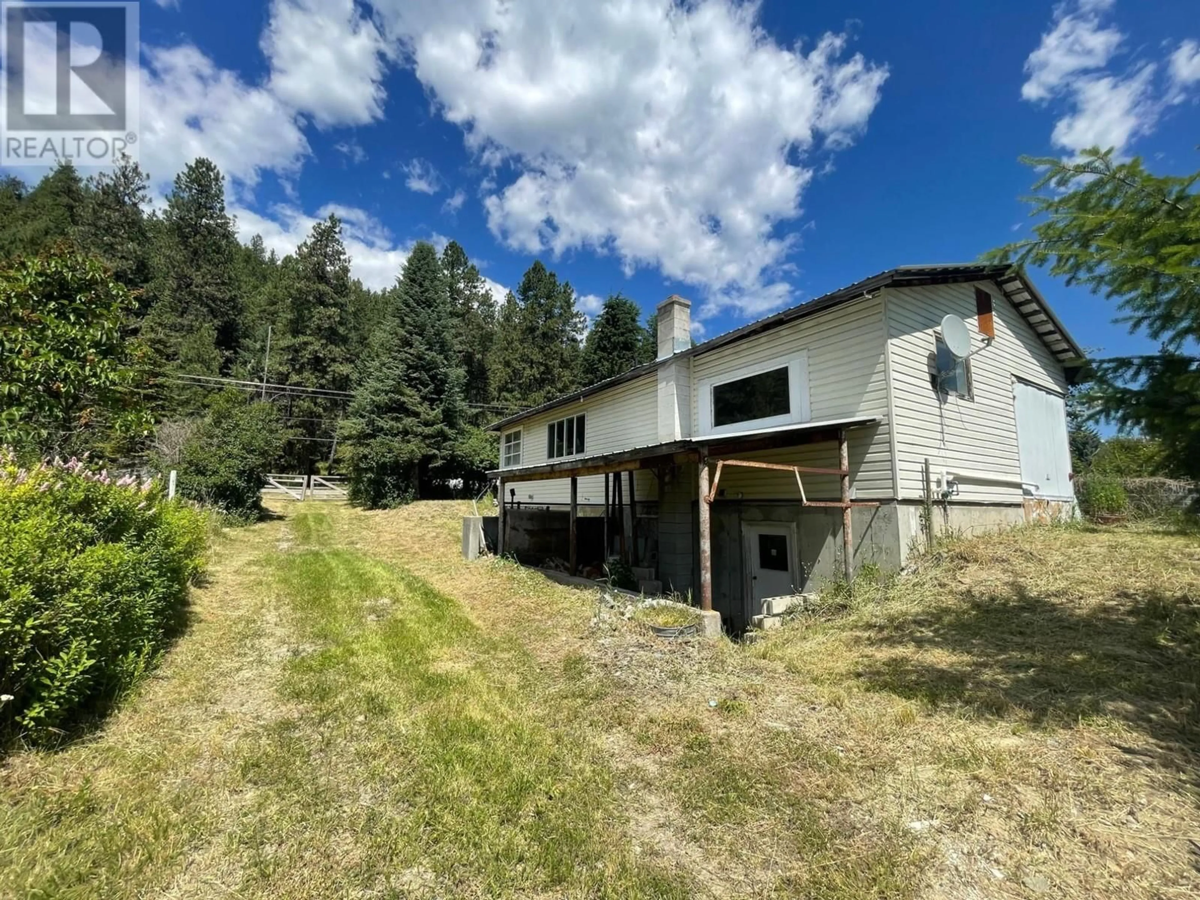 A pic from outside/outdoor area/front of a property/back of a property/a pic from drone, mountain view for 9270 NORTH FORK Road, Grand Forks British Columbia V0H1H2