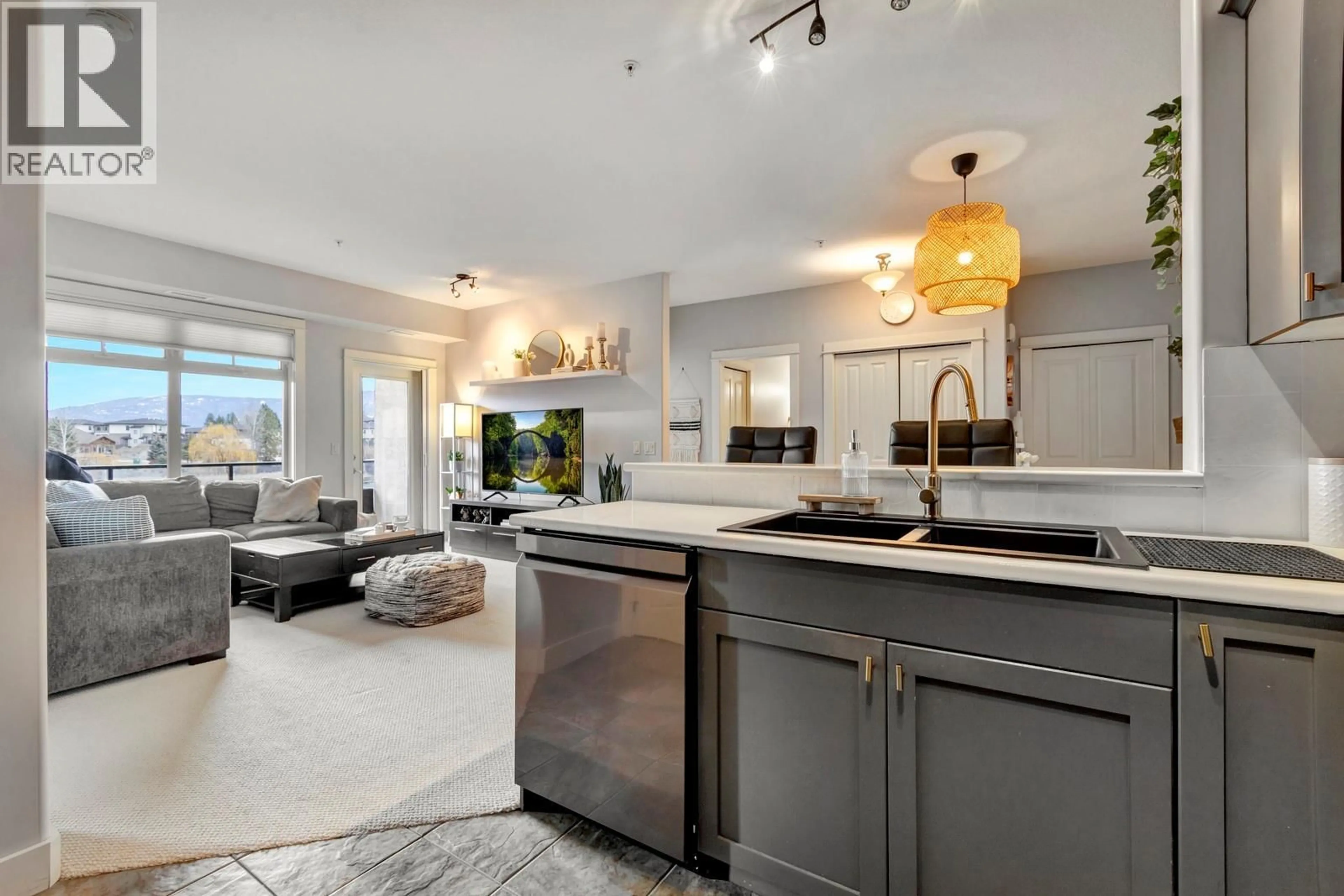 Open concept kitchen, ceramic/tile floor for 214 - 2551 SHORELINE DRIVE, Lake Country British Columbia V4V2P2