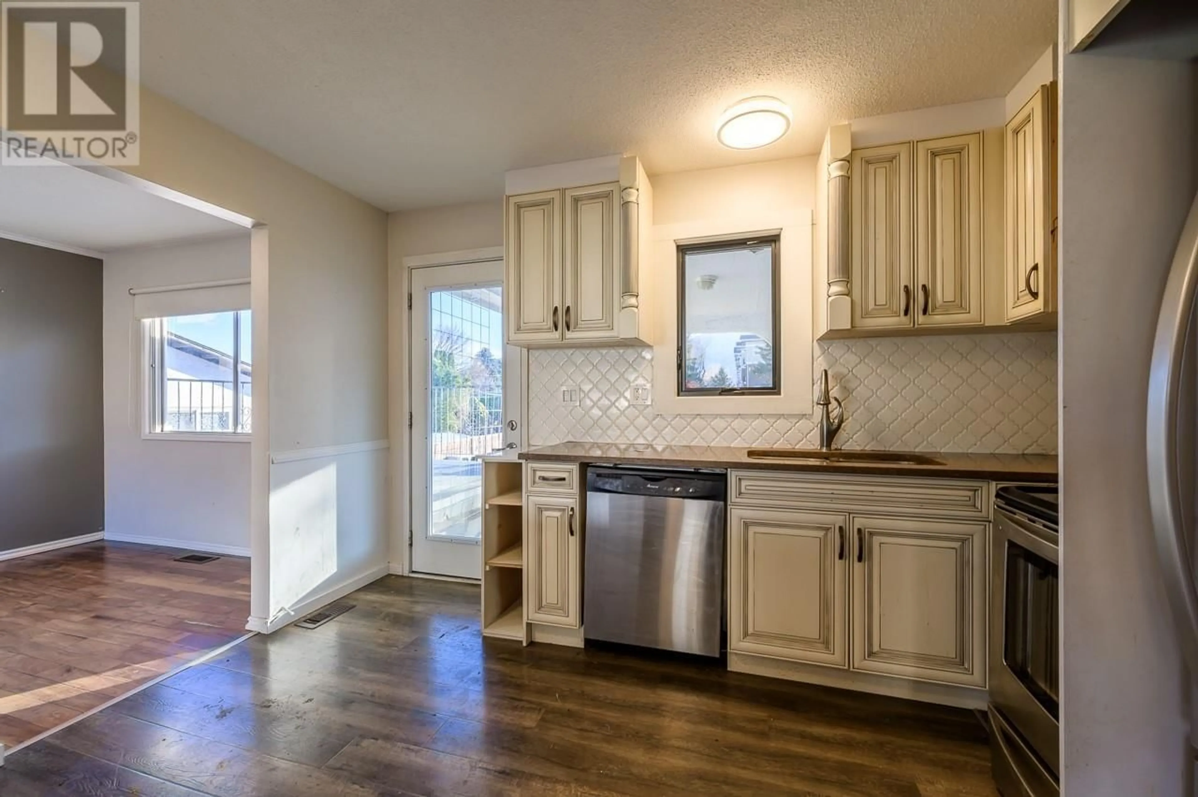 Open concept kitchen, unknown for 1885 TRANQUILLE Road, Kamloops British Columbia V2B3M3