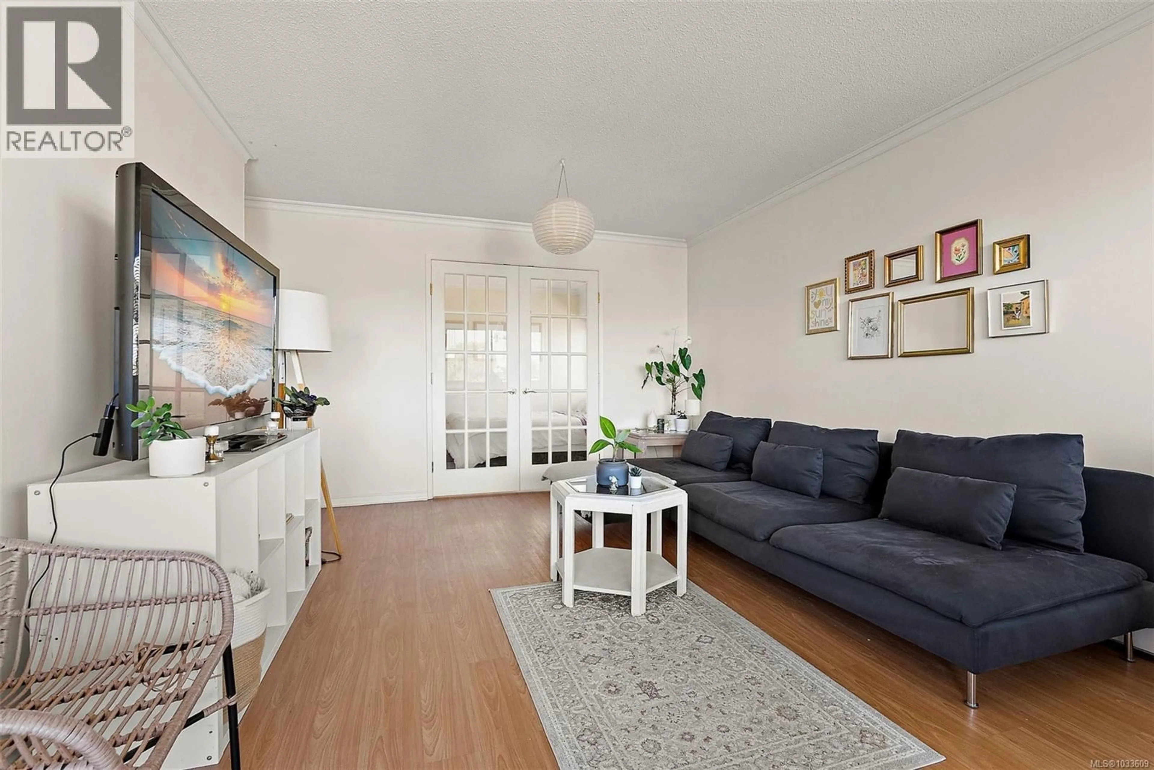 Living room with furniture, unknown for 309 - 964 HEYWOOD AVENUE, Victoria British Columbia V8V2Y5