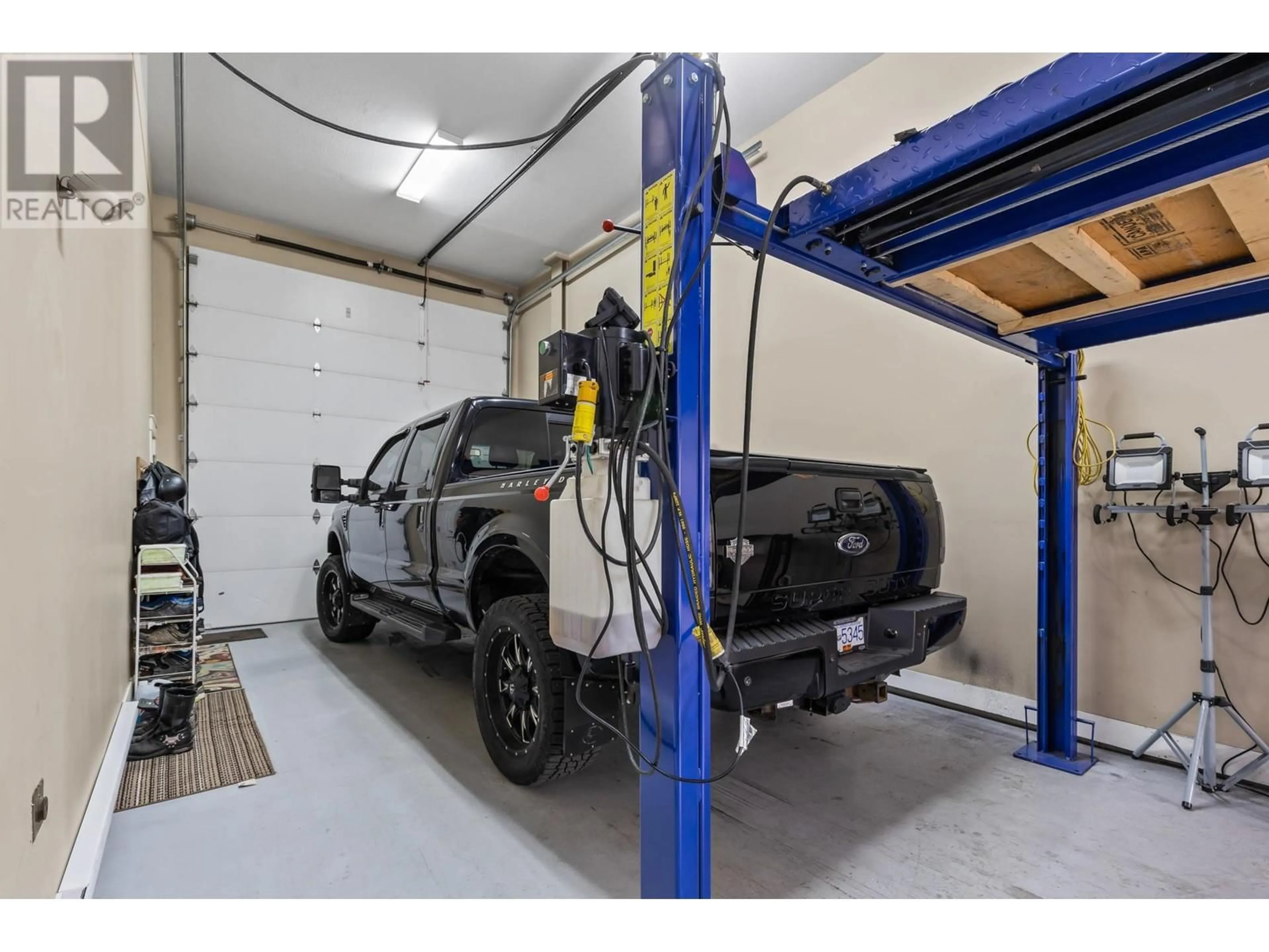 Indoor garage for 3359 Cougar Road Unit# 25, Westbank British Columbia V4T3G1