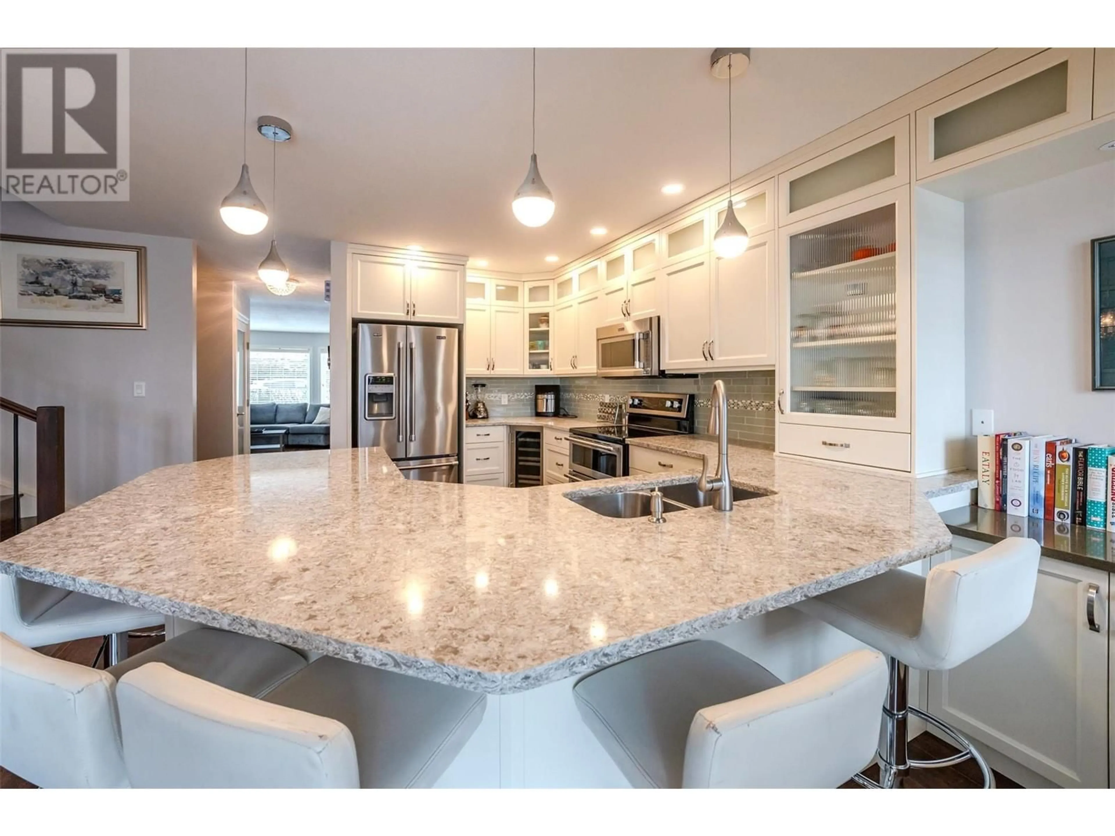 Open concept kitchen, ceramic/tile floor for 336 VANCOUVER Avenue Unit# 101, Penticton British Columbia V2A1A5