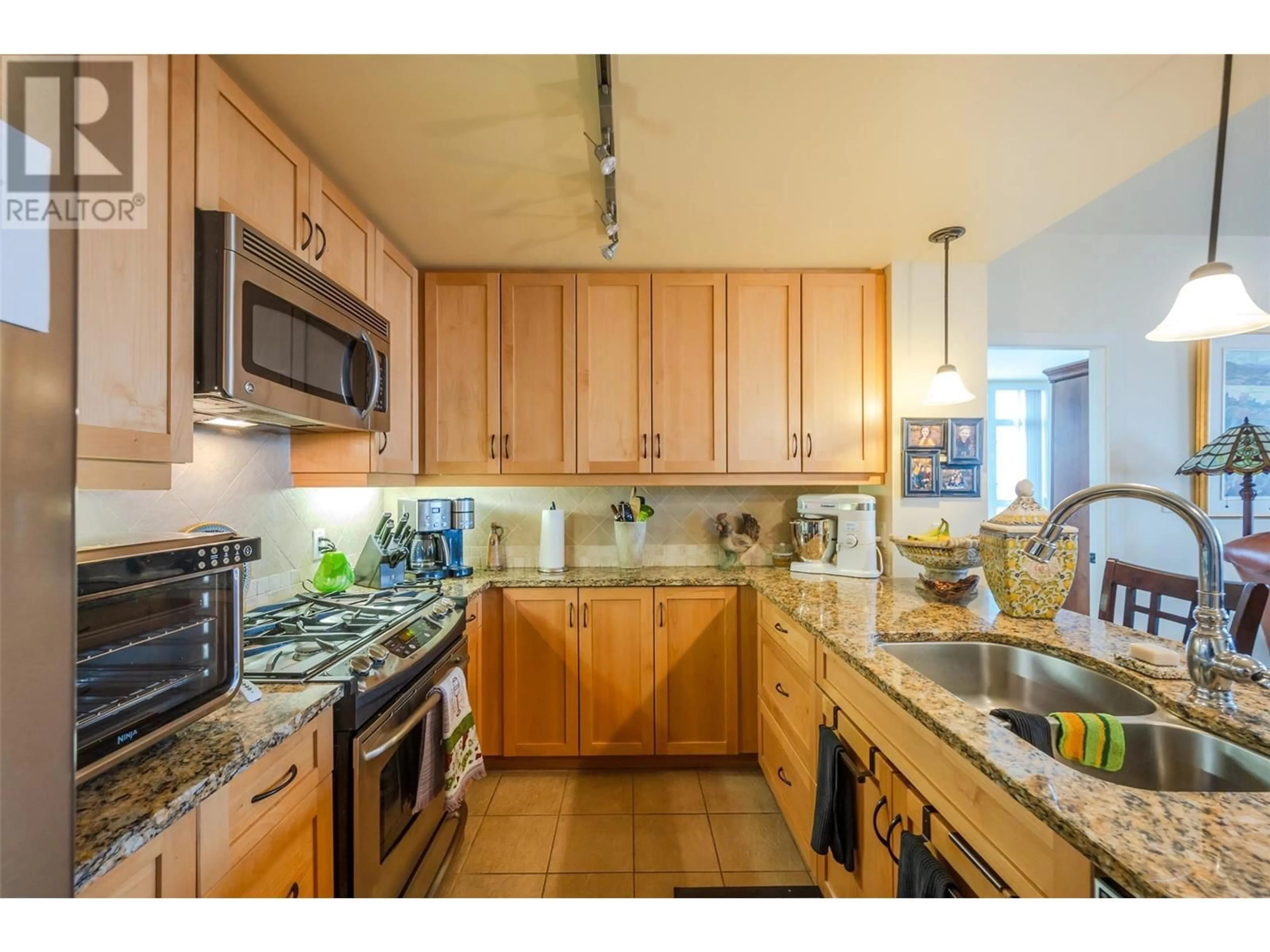 Standard kitchen, ceramic/tile floor for 160 Lakeshore Drive W Unit# 1206, Penticton British Columbia V2A9C2