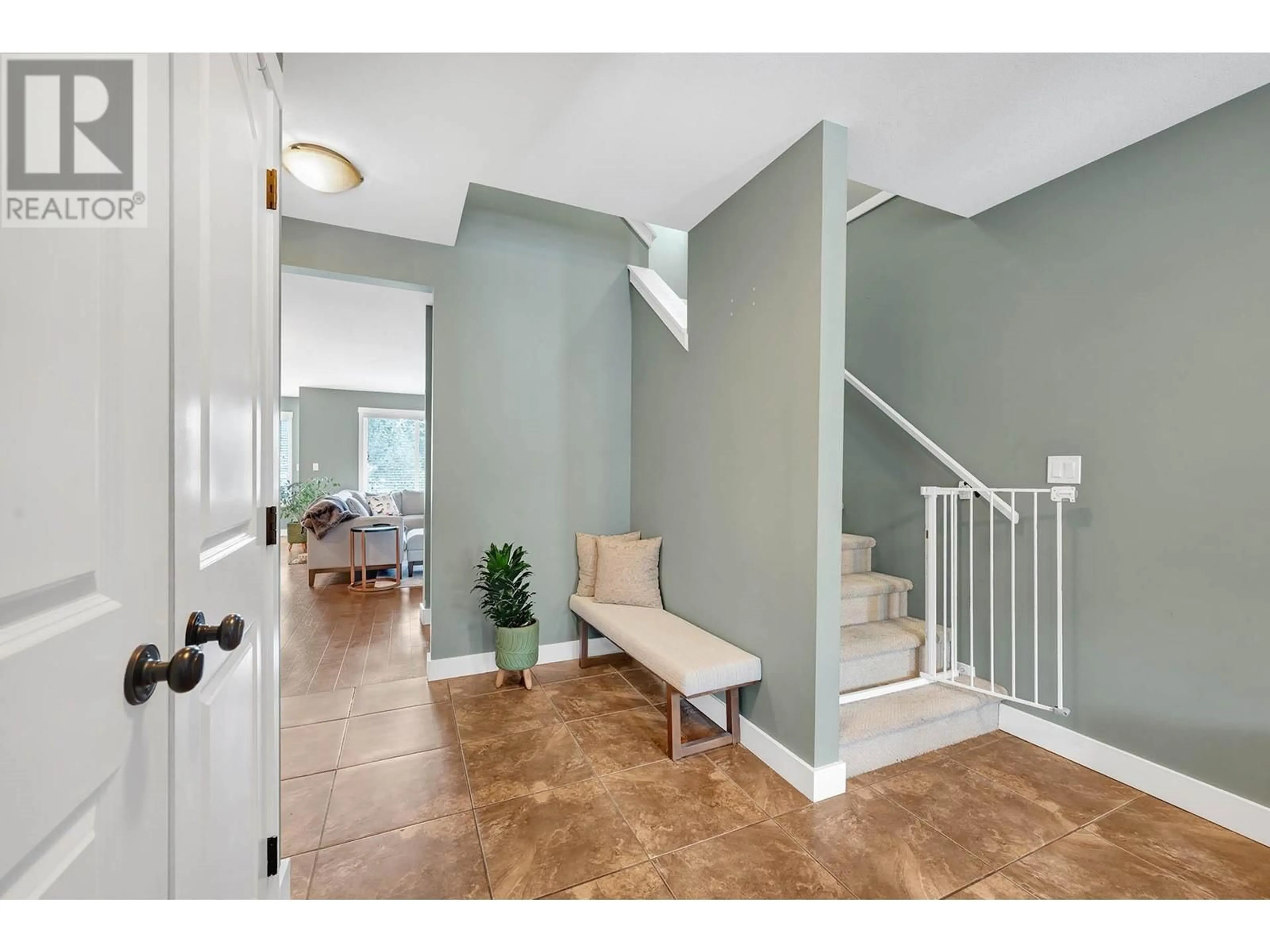Indoor entryway for 2074 HIGHLAND PLACE, Kamloops British Columbia V2E0E8