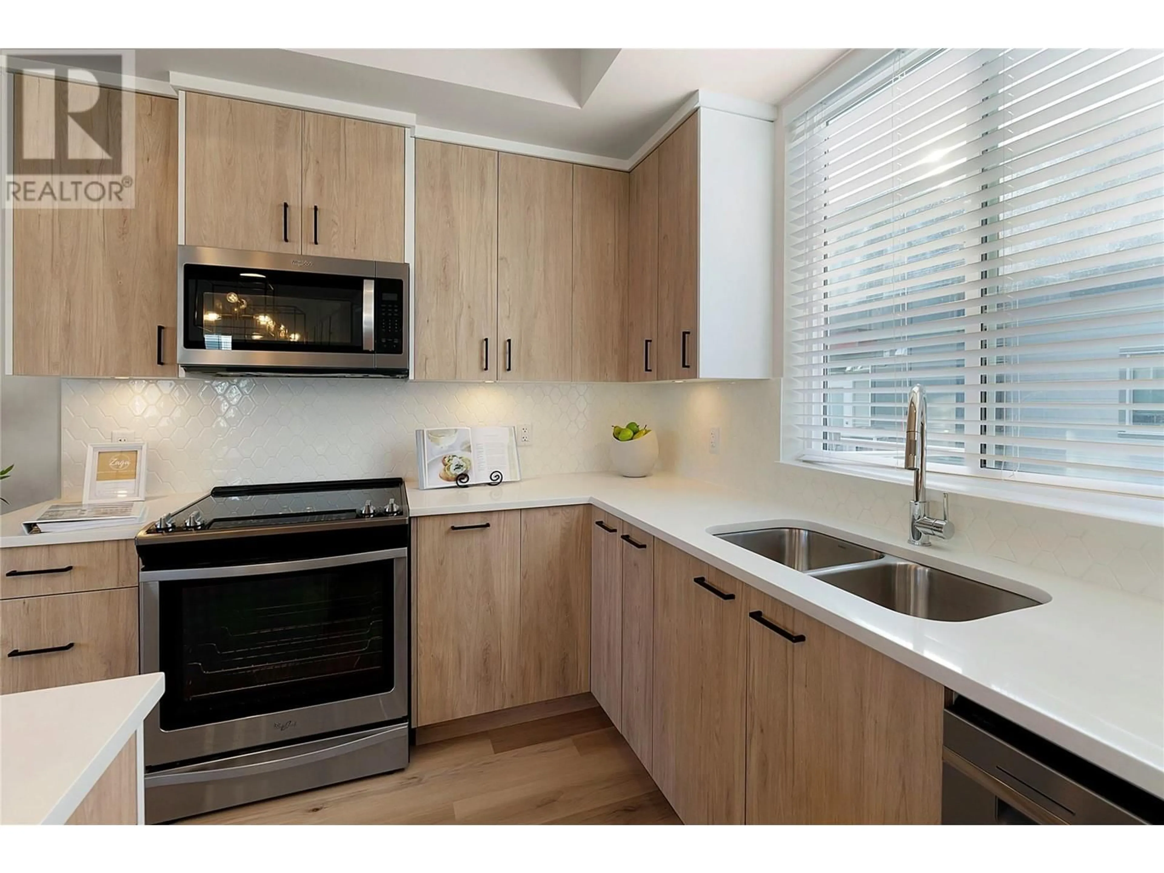 Standard kitchen, unknown for 125 - 4025 GELLATLY ROAD SOUTH, West Kelowna British Columbia V4T0E6