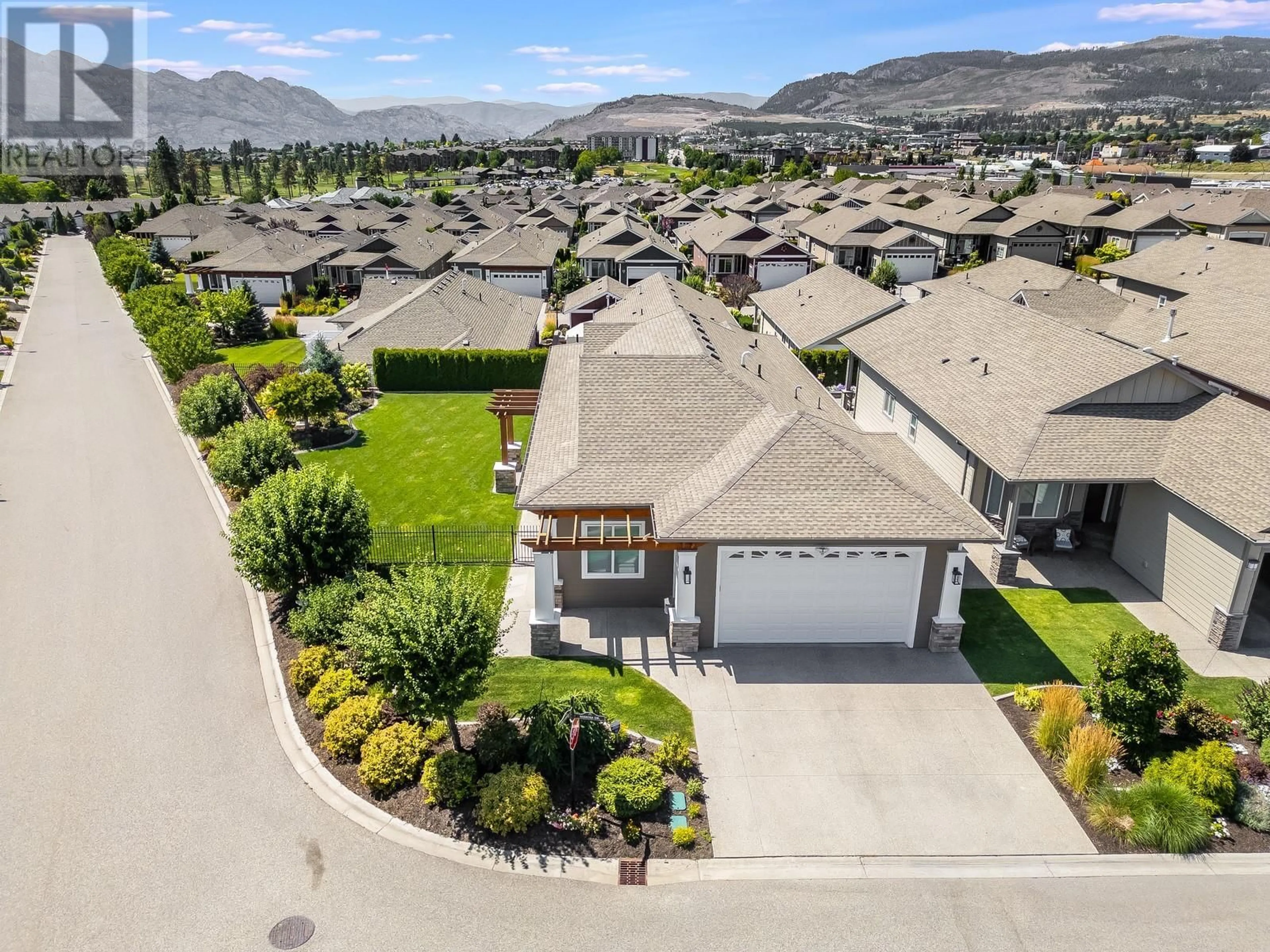 A pic from outside/outdoor area/front of a property/back of a property/a pic from drone, mountain view for 3392 Kingfisher Road, Westbank British Columbia V4T3A5