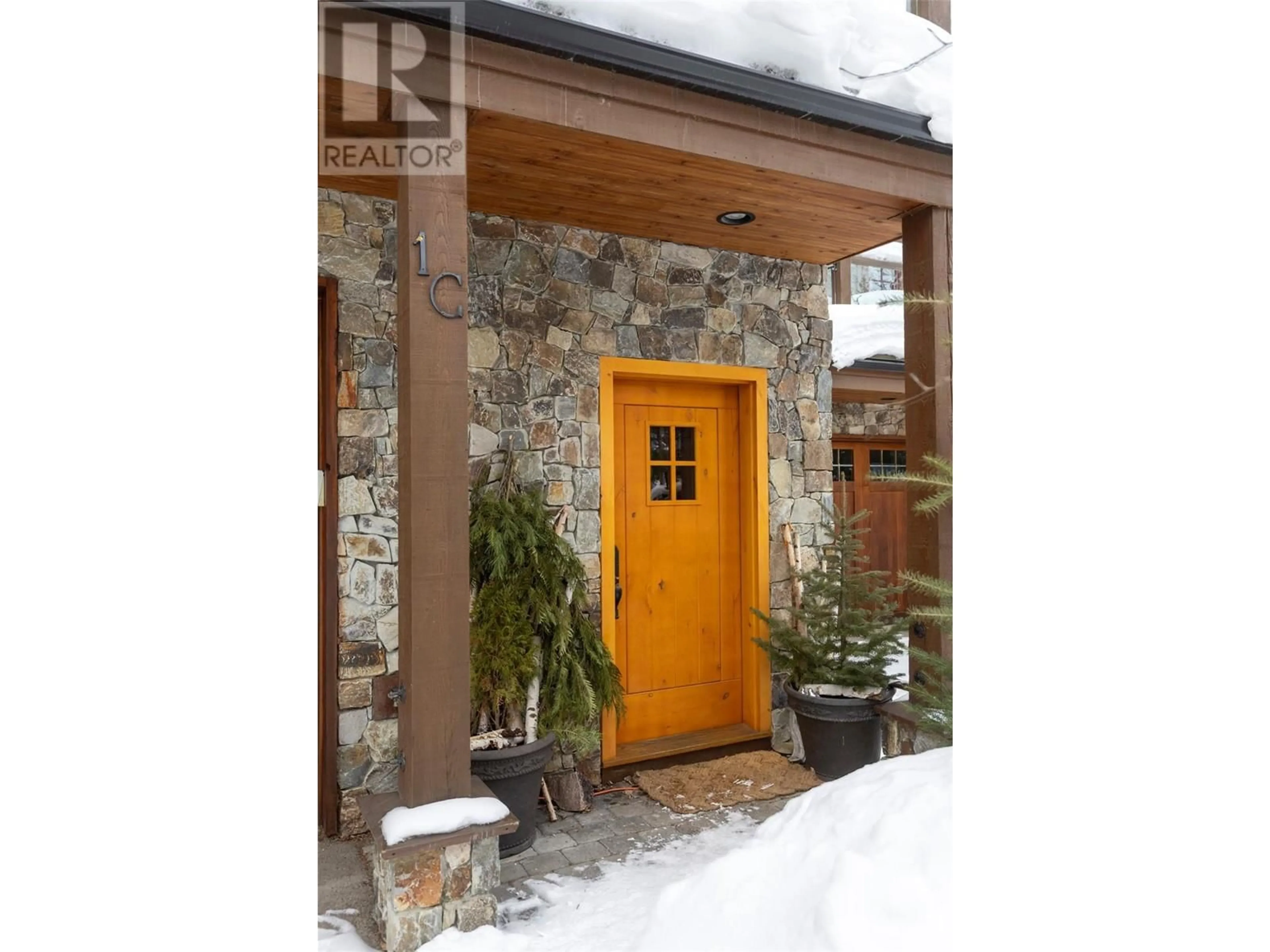 Indoor entryway for 1C Lodge Trail Lane, Fernie British Columbia V0B1M5