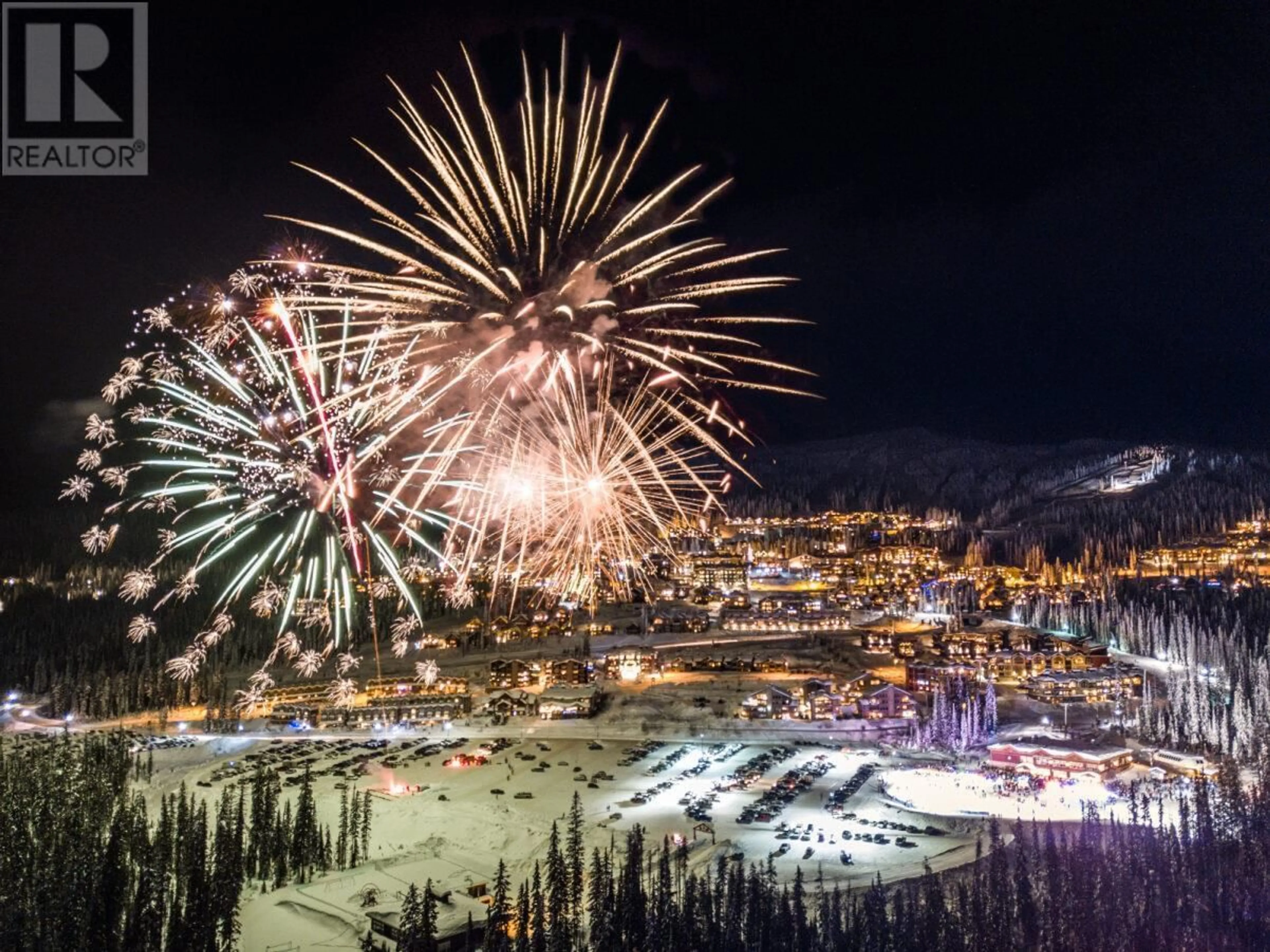 A pic from outside/outdoor area/front of a property/back of a property/a pic from drone, mountain view for 3 - 255 RAVEN RIDGE ROAD, Big White British Columbia V0H1A0