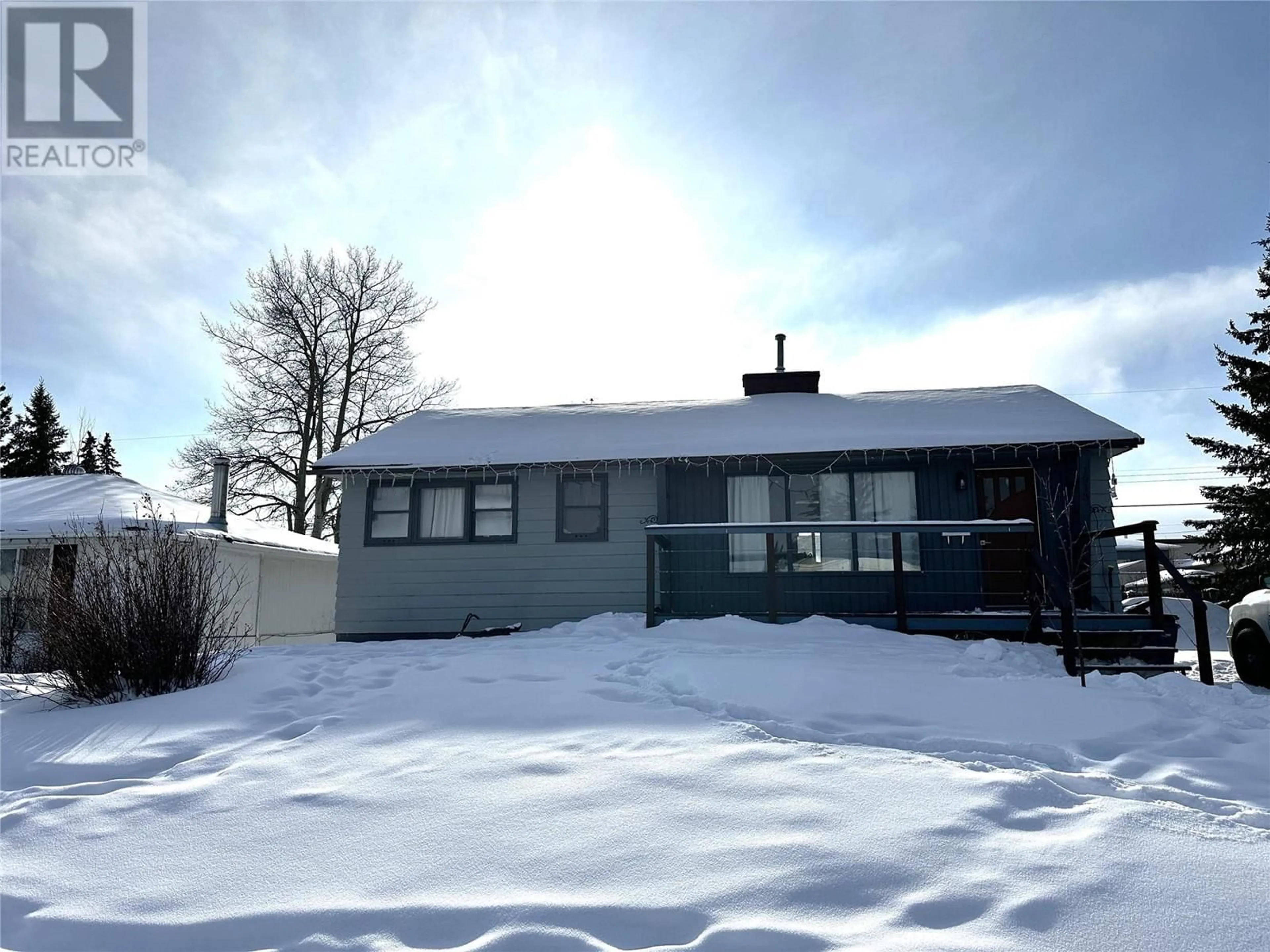 A pic from outside/outdoor area/front of a property/back of a property/a pic from drone, building for 1913 109 Avenue, Dawson Creek British Columbia V1G2V8