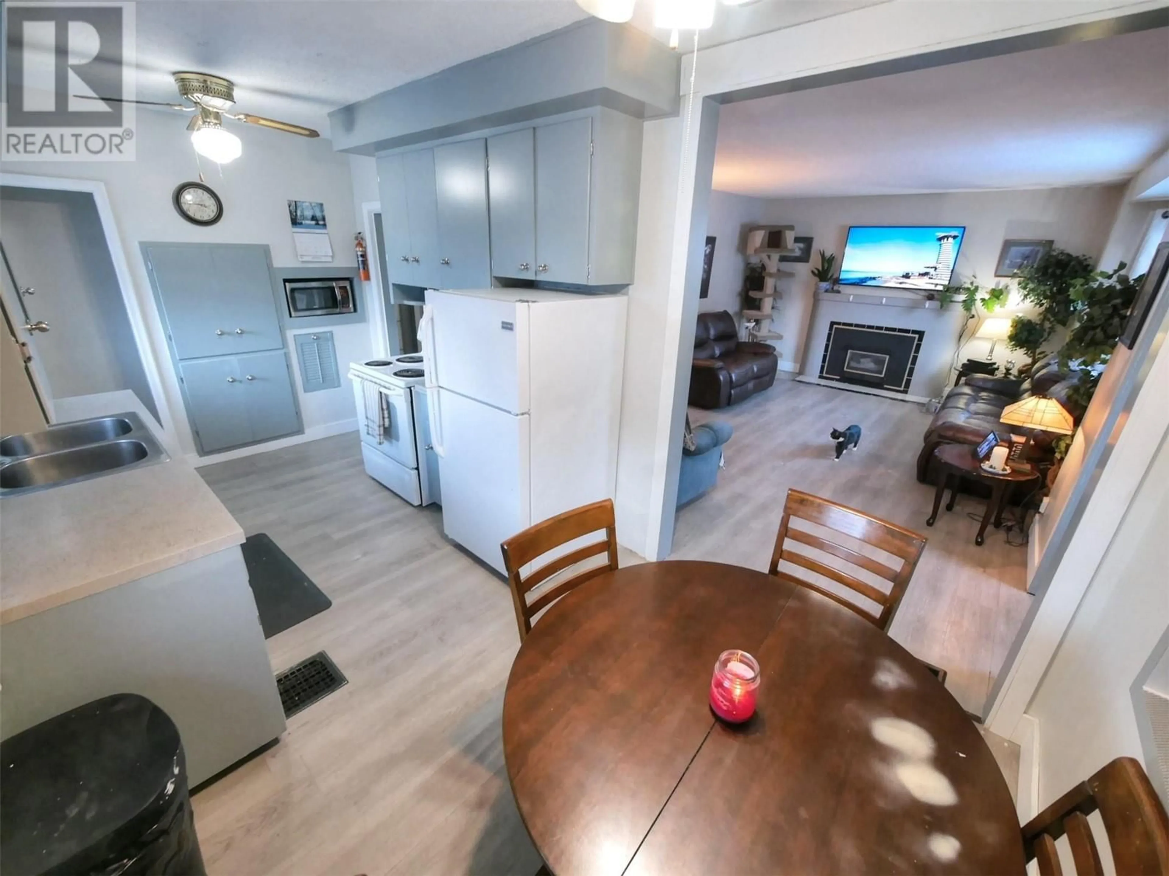 Open concept kitchen, unknown for 1683 Bailey Street, Trail British Columbia V1R1W5